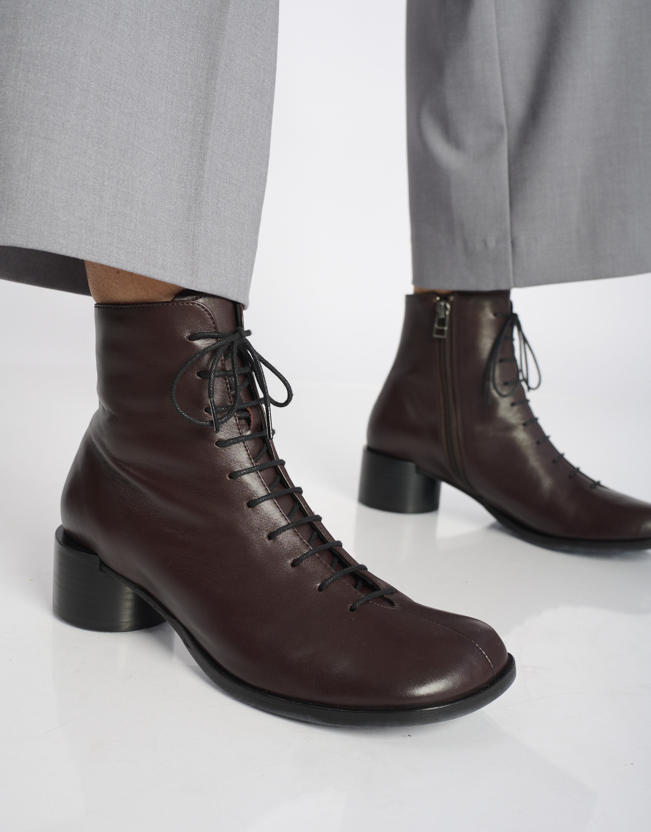 נעלי נשים - Yuko Imanishi - מגפוני עקב ושרוכים KOU - חציל1