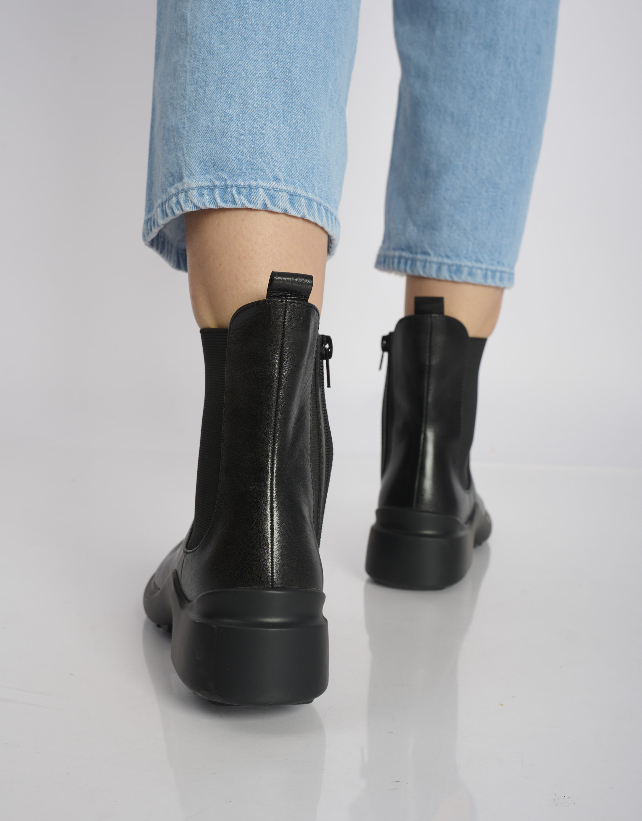 נעלי נשים - Jeffrey Campbell - מגפוני צ'לסי AVELINA - שחור4