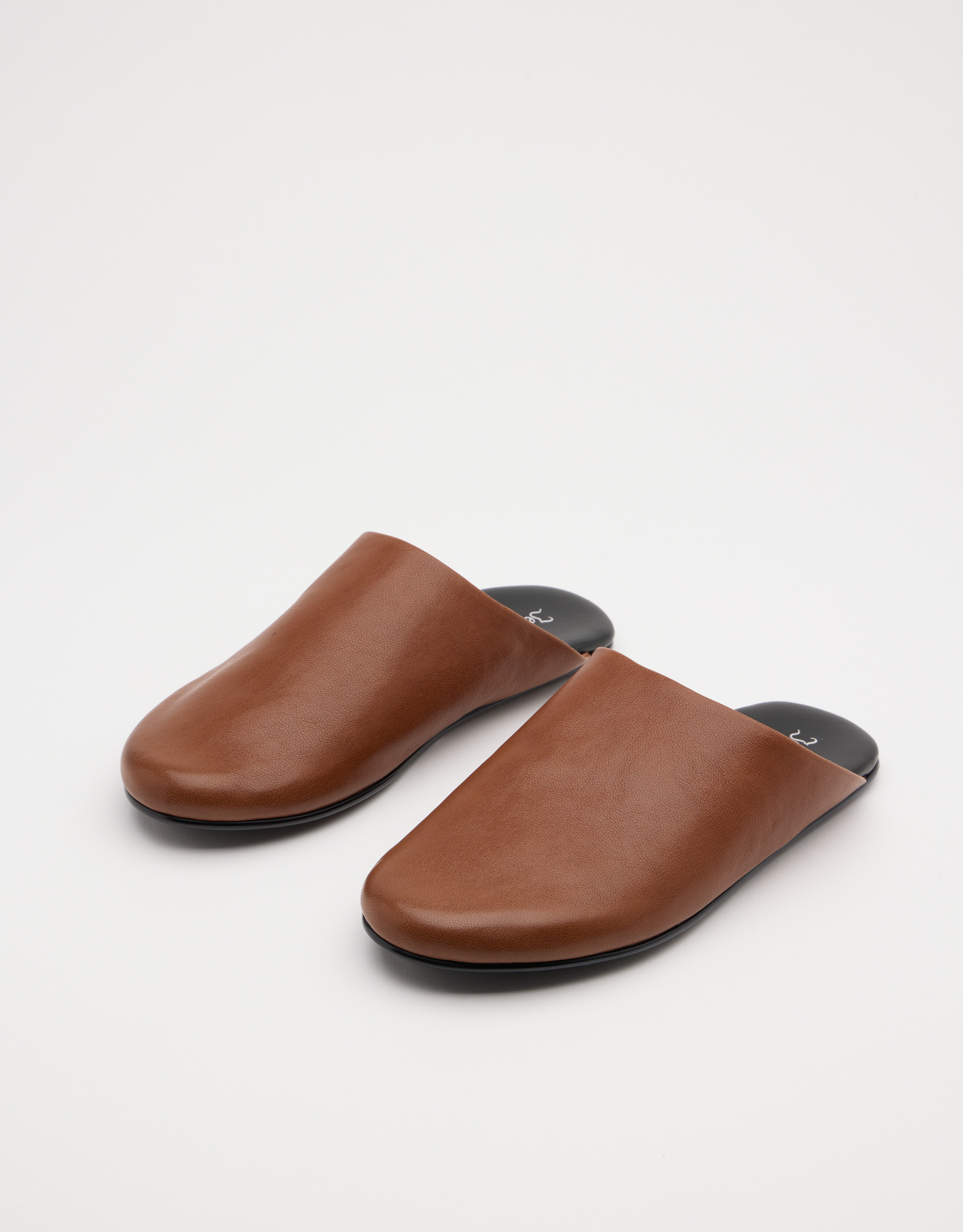 נעלי נשים - Jeffrey Campbell - כפכפי עור שטוחים GUNTER - חום2