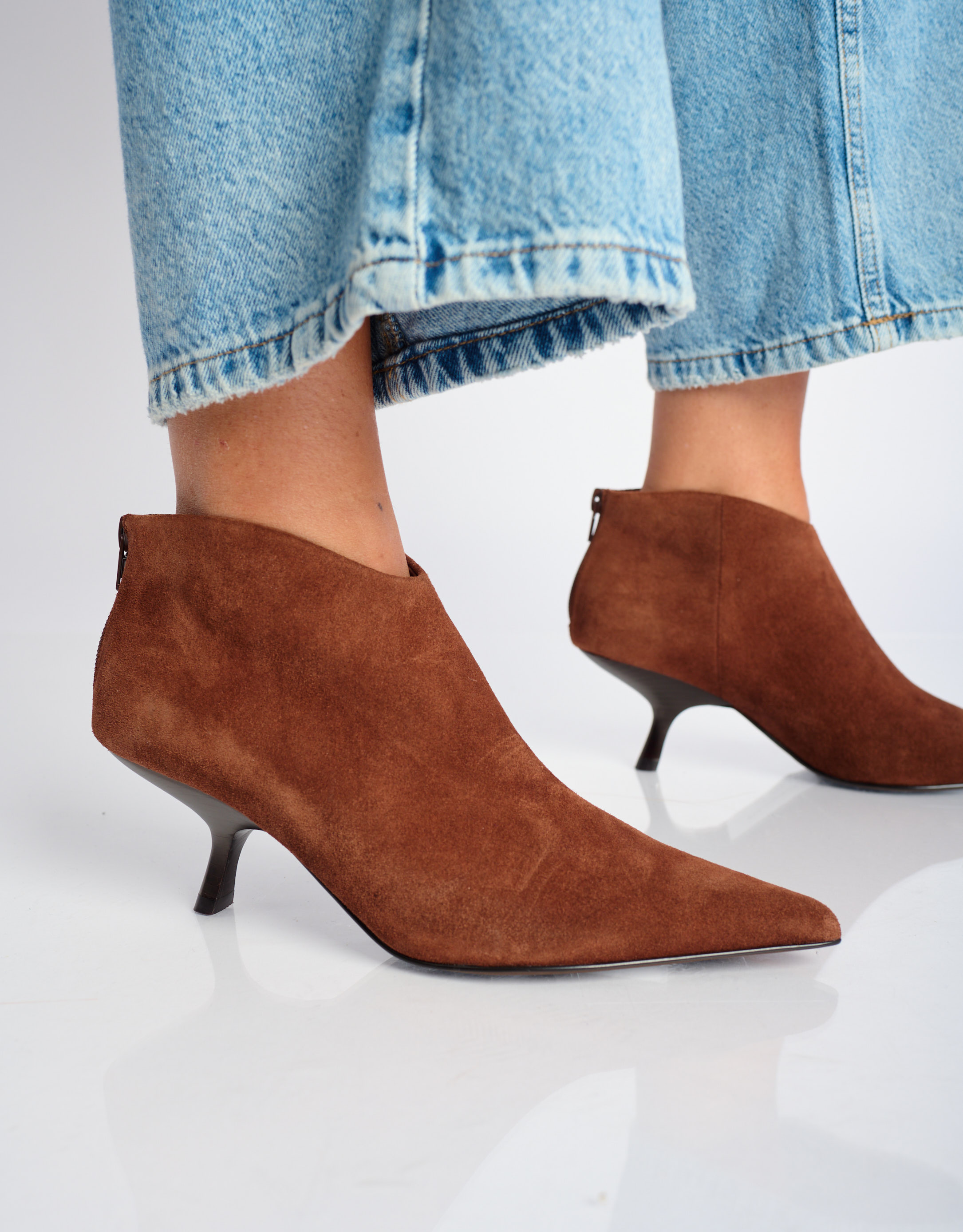 נעלי נשים - Jeffrey Campbell - מגפוני עקב מזמש HOOKED - חום2