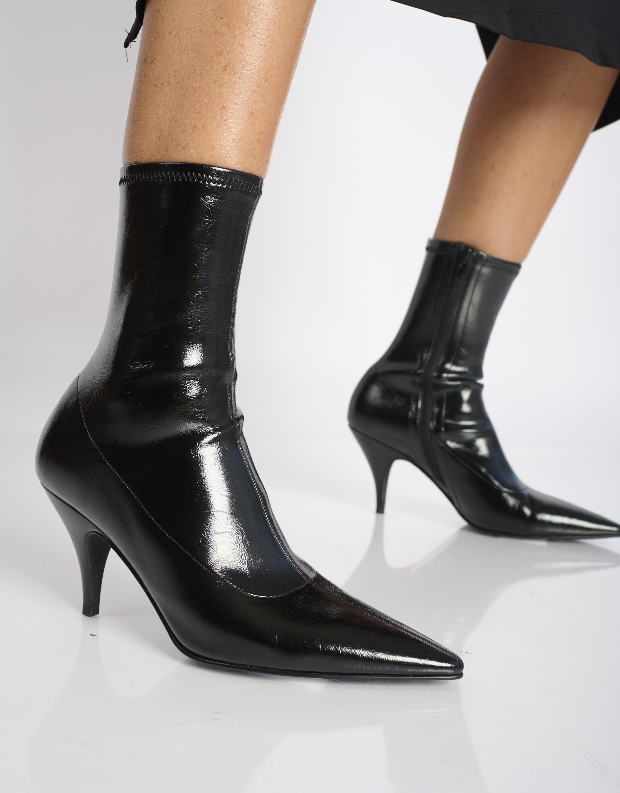 נעלי נשים - Jeffrey Campbell - מגפונים עם עקב LOOKER - שחור2