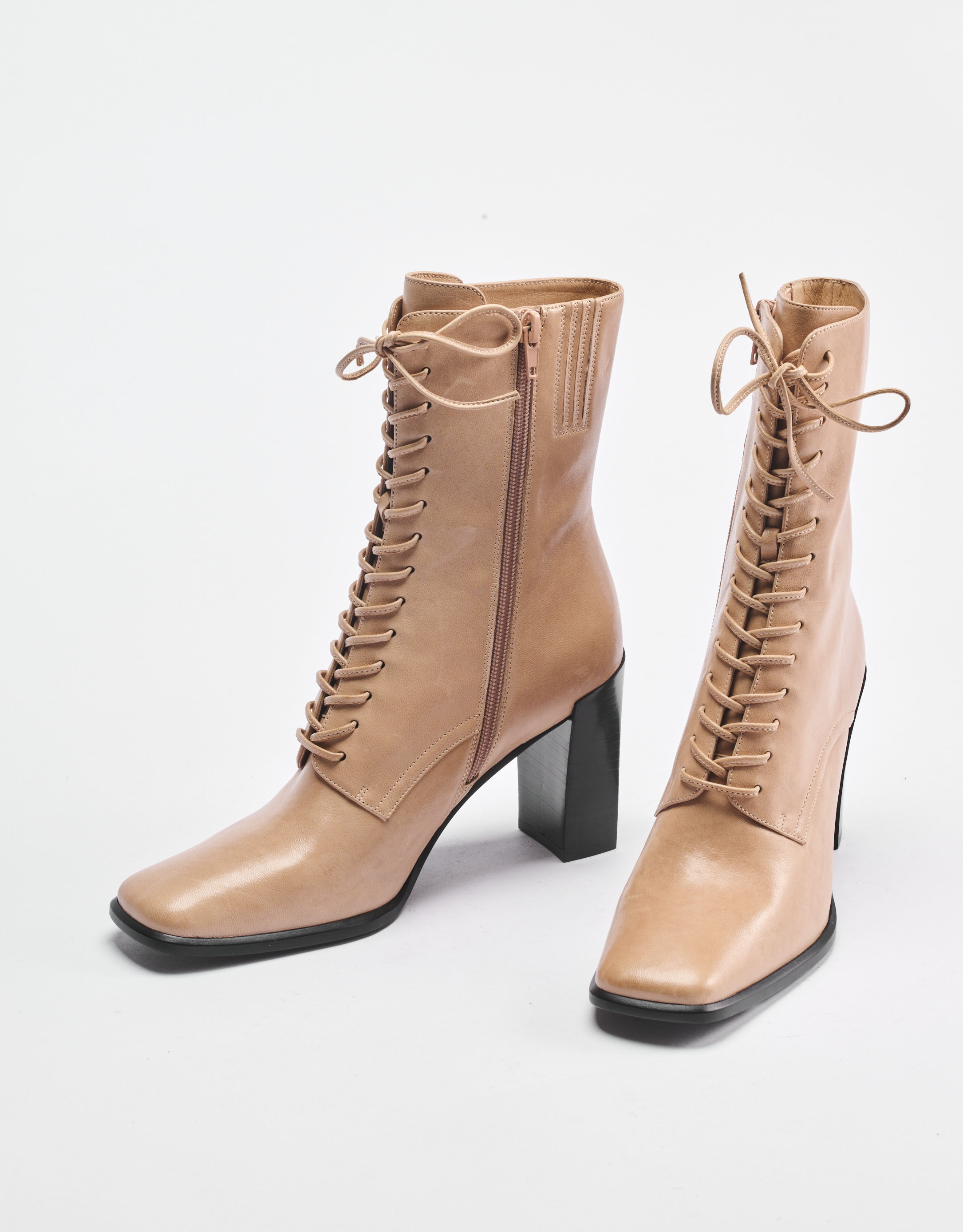 נעלי נשים - Jeffrey Campbell - מגפוני עקב עם שרוכים SCRI - בז'2