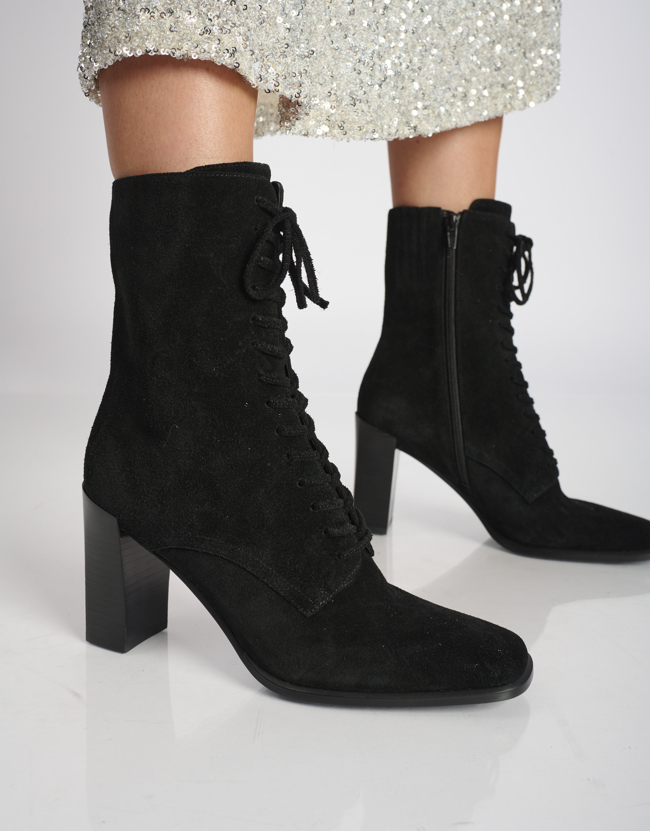 נעלי נשים - Jeffrey Campbell - מגפוני זמש עם שרוכים  SCR - שחור3