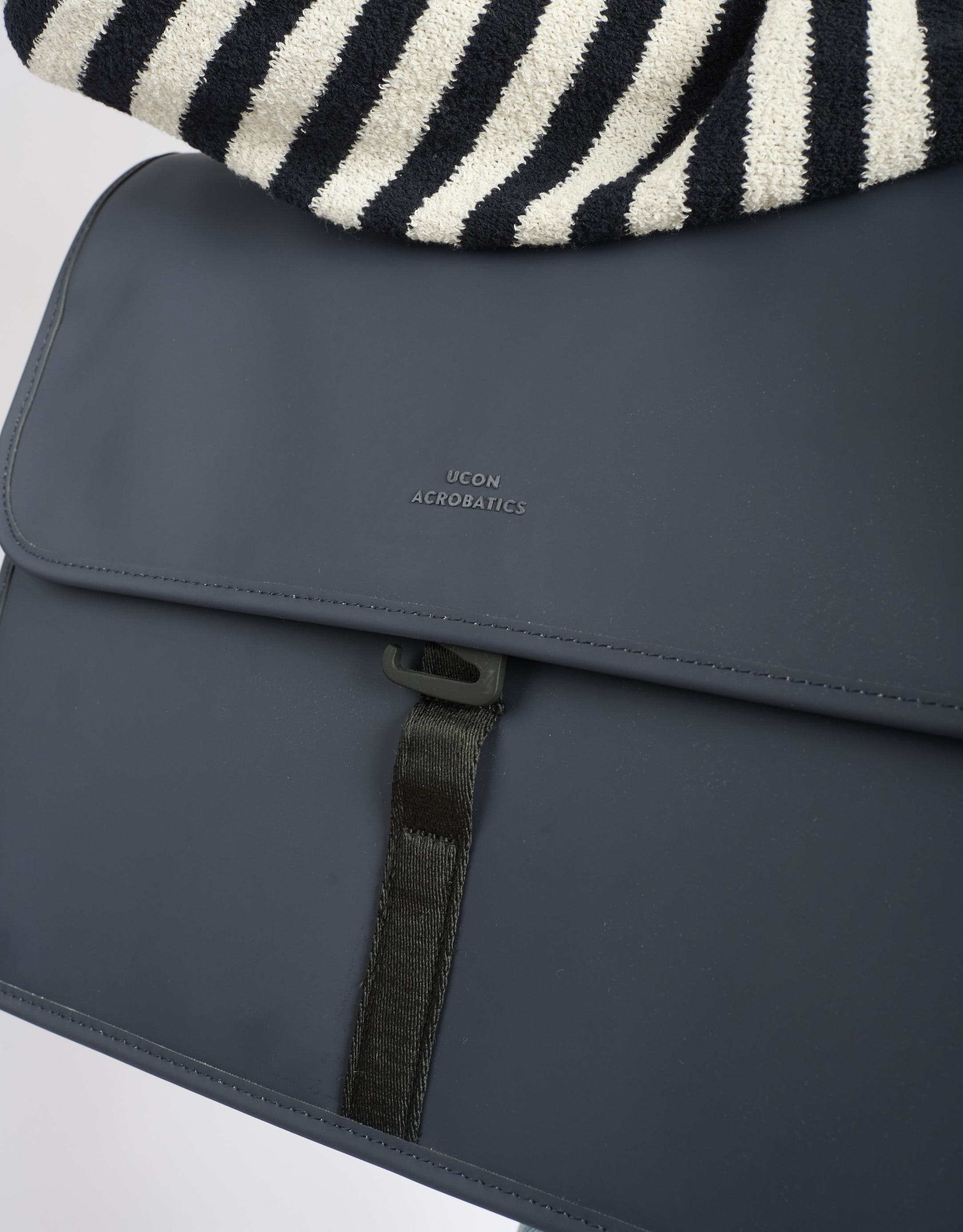 נעלי נשים - Ucon Acrobatics - תיק צד KATSU - כחול3