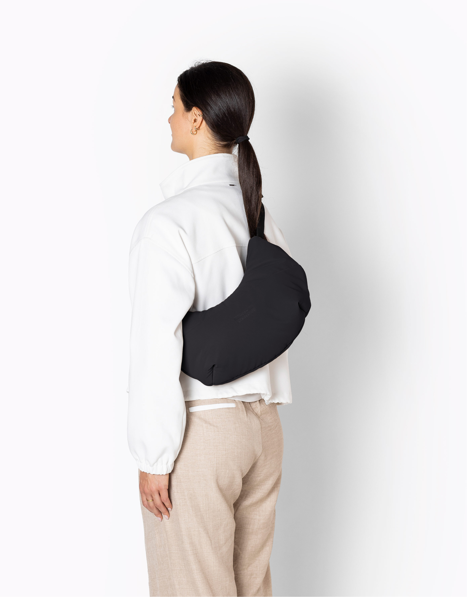 נעלי נשים - Ucon Acrobatics - תיק צד קטן SHOTA - שחור3