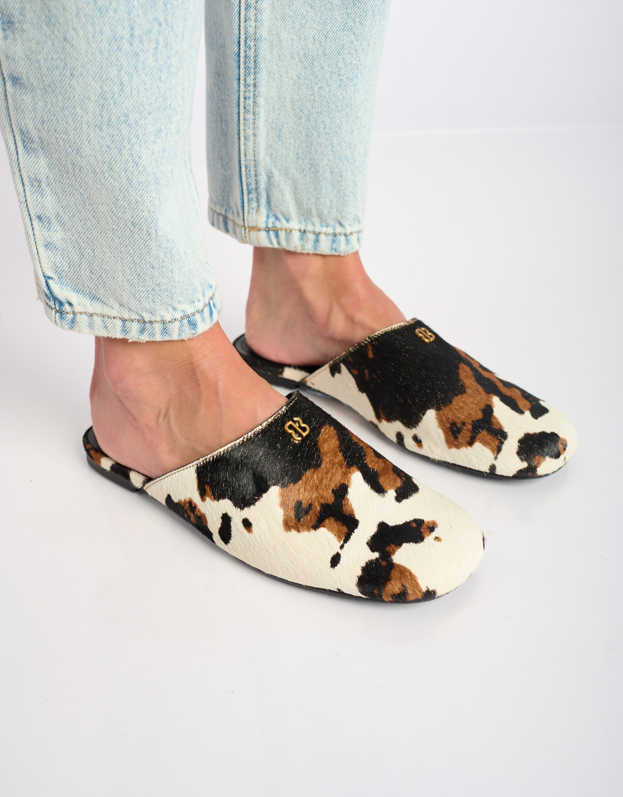 נעלי נשים -  - כפכפים עם הדפס MARANTA - לבן   חום2