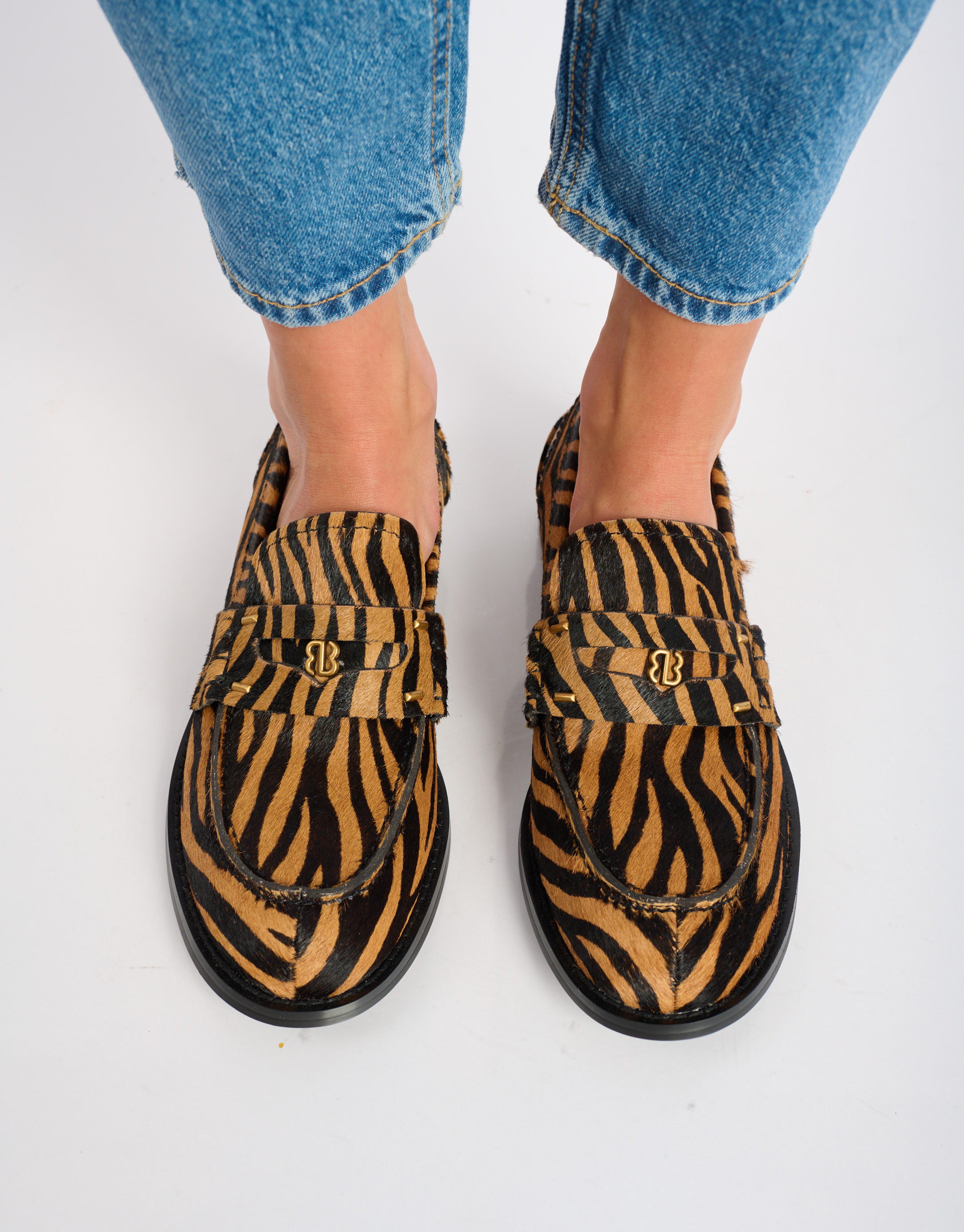 נעלי נשים -  - נעלי מוקסין עם הדפס DALIA - זברה3