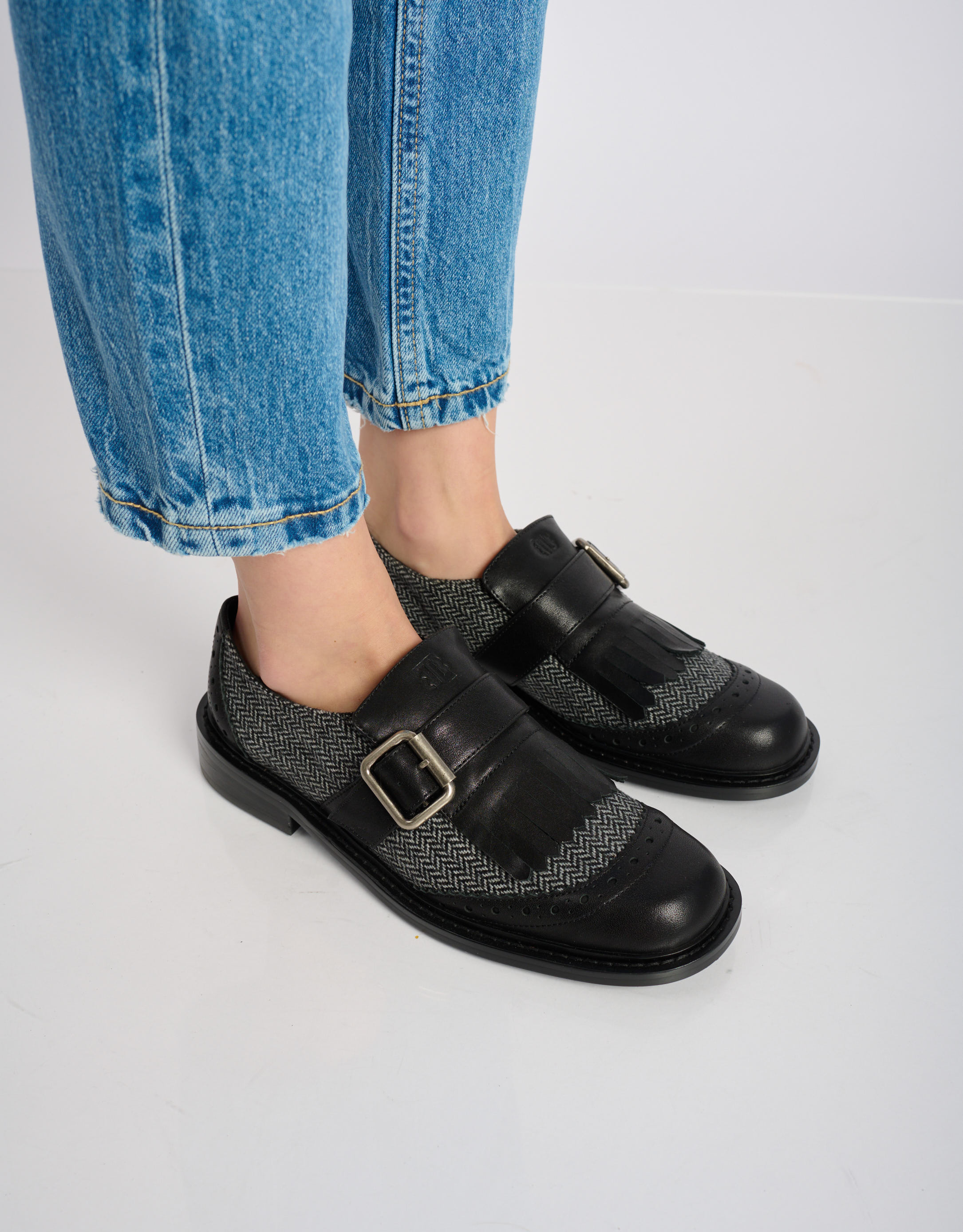 נעלי נשים -  - נעלי מוקסין משולבות VEGA - שחור4