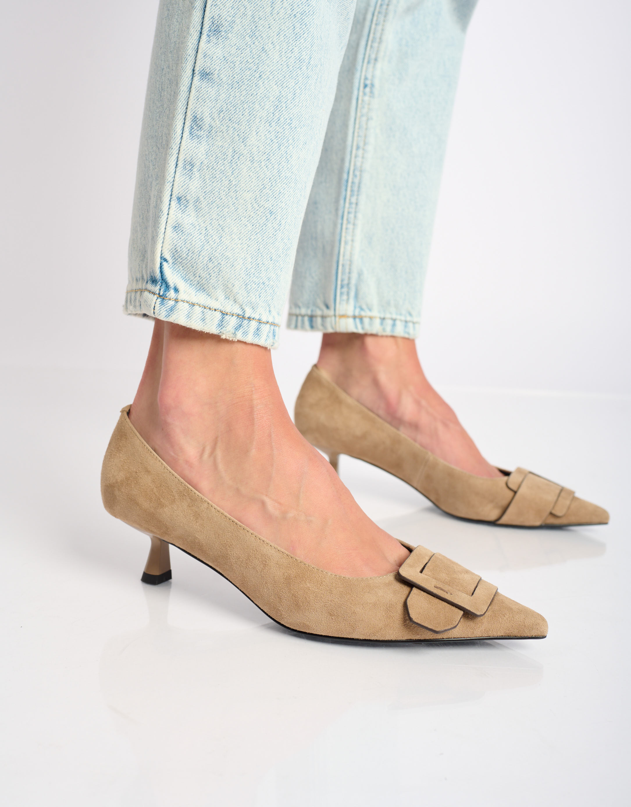 נעלי נשים -  - נעלי סירה עם עקב ALTAR - בז'2