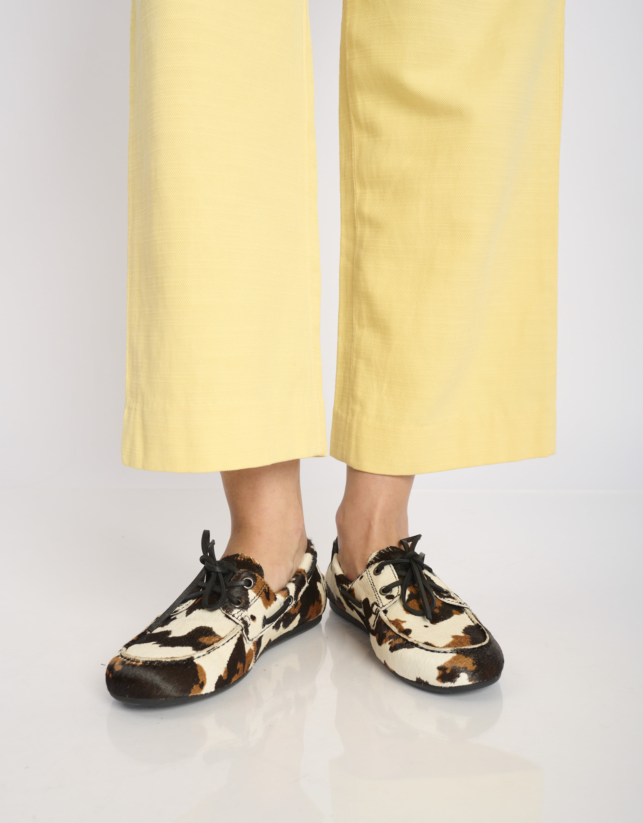 נעלי נשים -  - נעלי מוקסין עם הדפס TANA - לבן   חום2