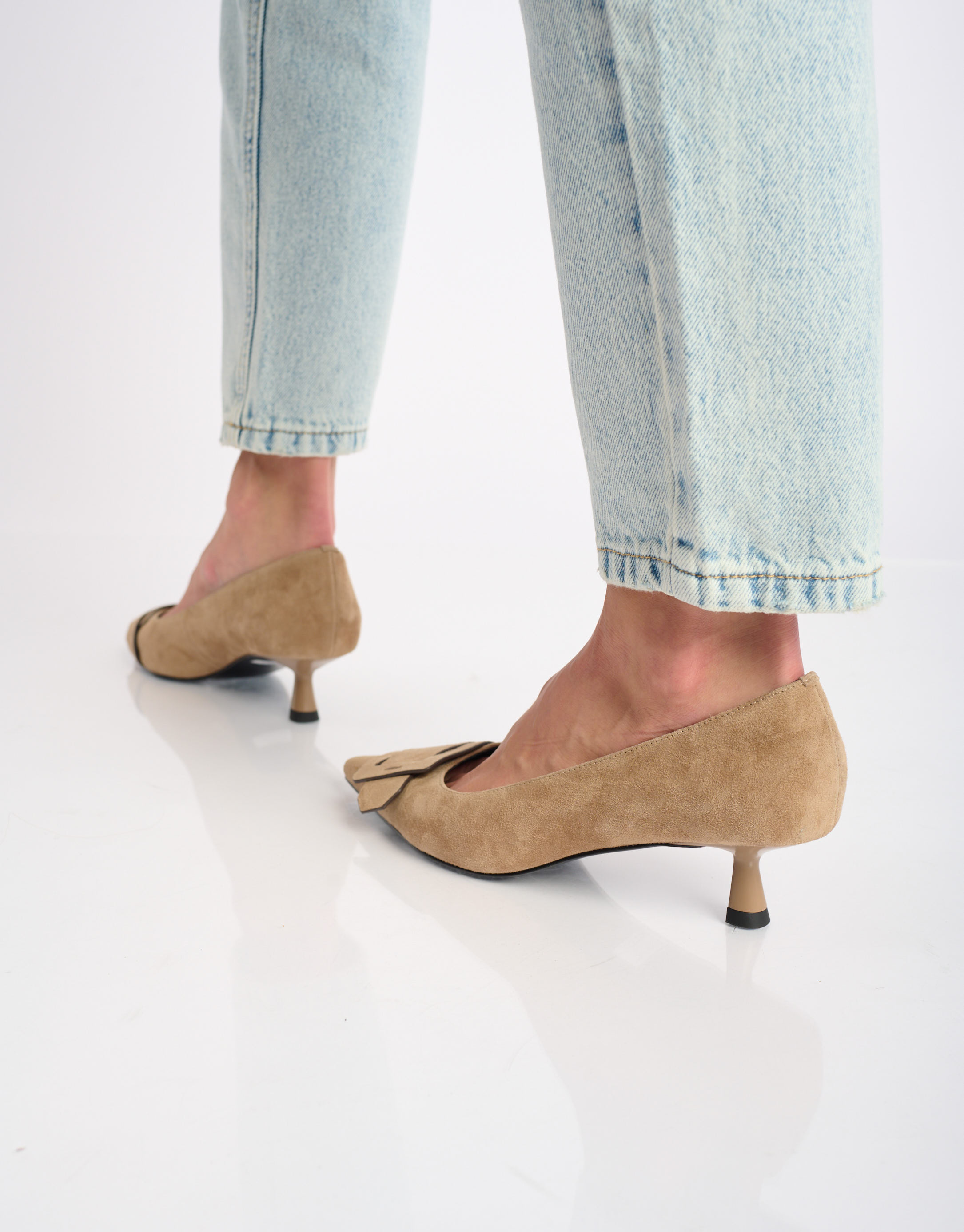 נעלי נשים -  - נעלי סירה עם עקב ALTAR - בז'4