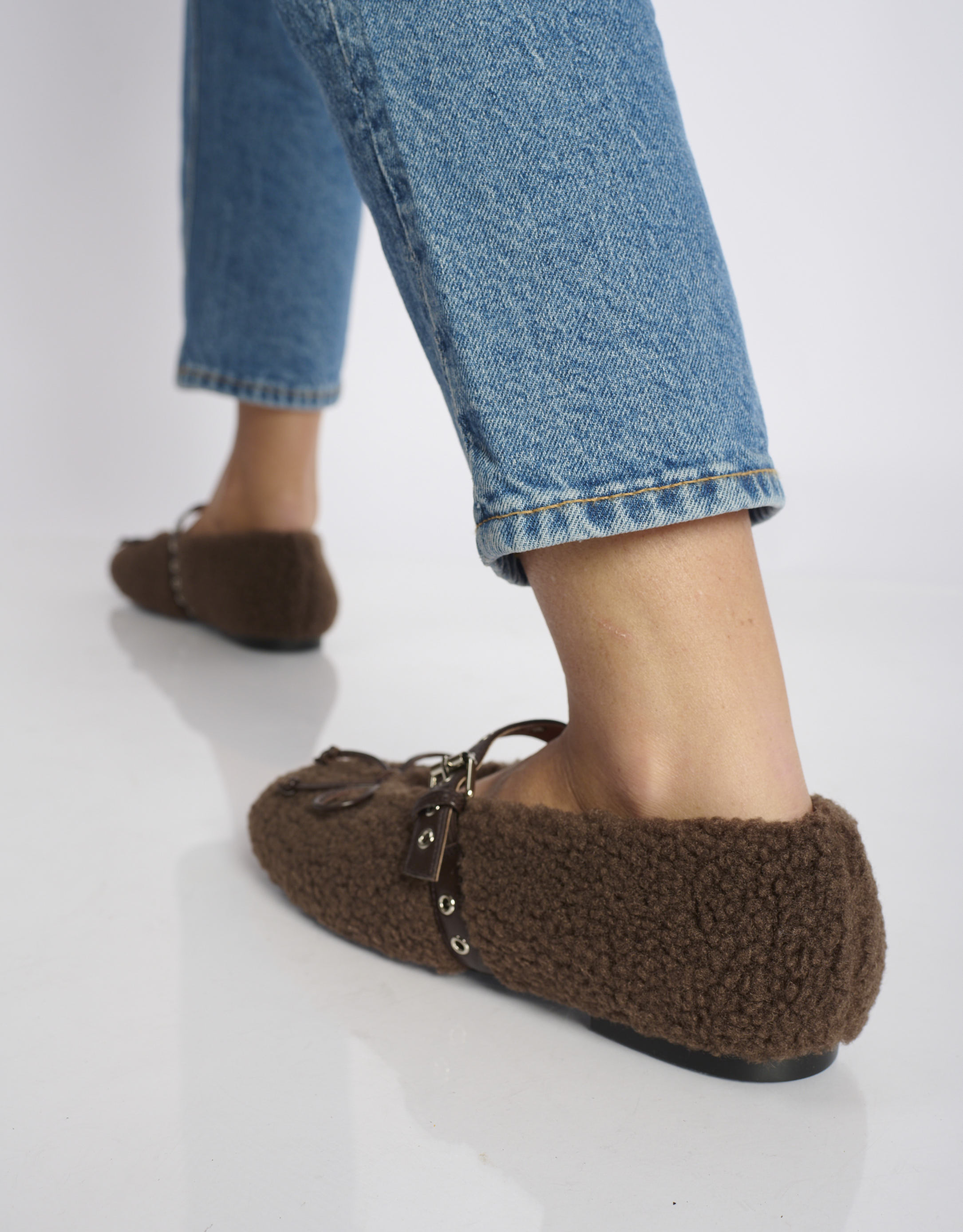 נעלי נשים -  - נעלי סירה שטוחות NASHIRA - חום כהה4