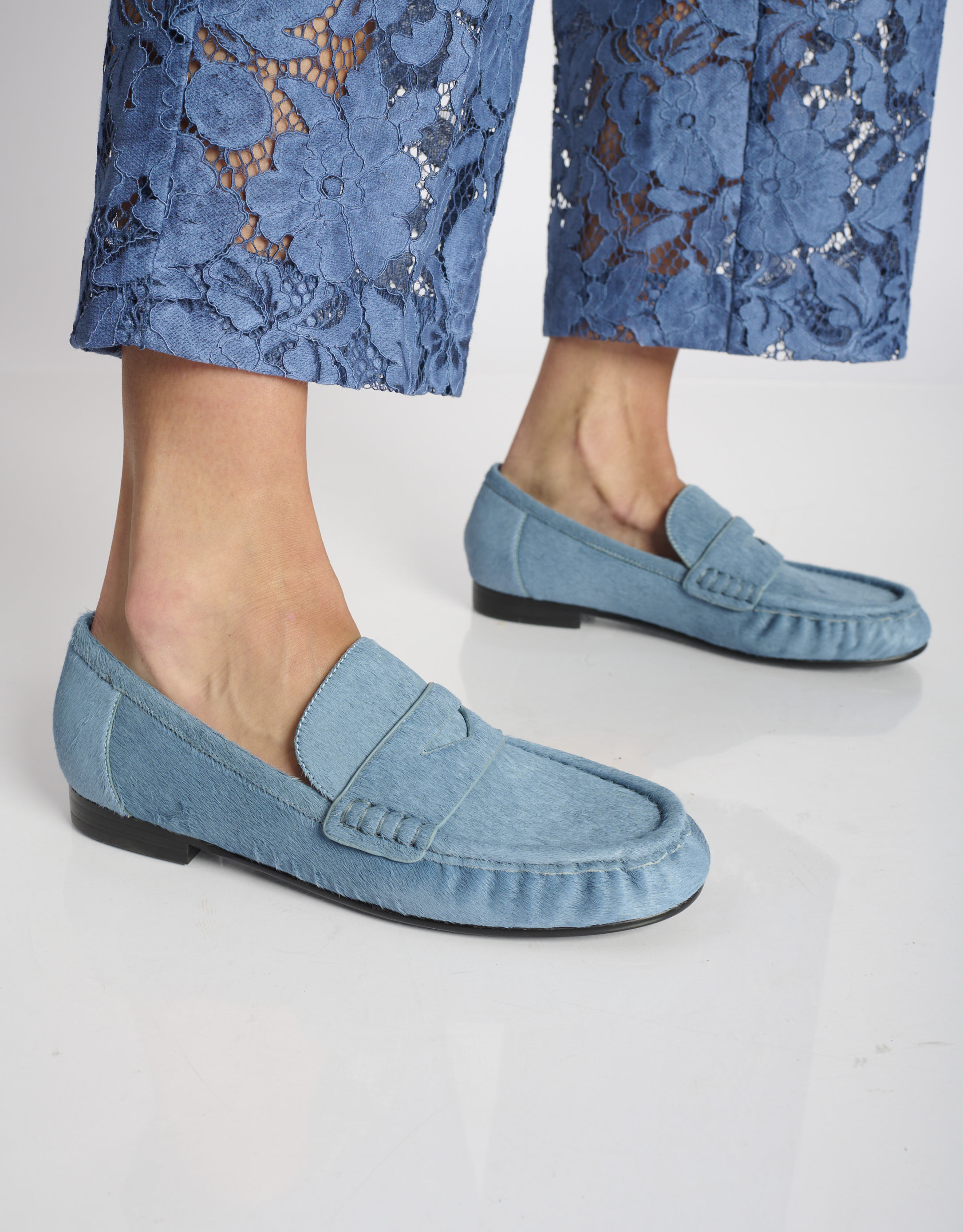 נעלי נשים -  - נעלי מוקסין פוני LYRA - תכלת4