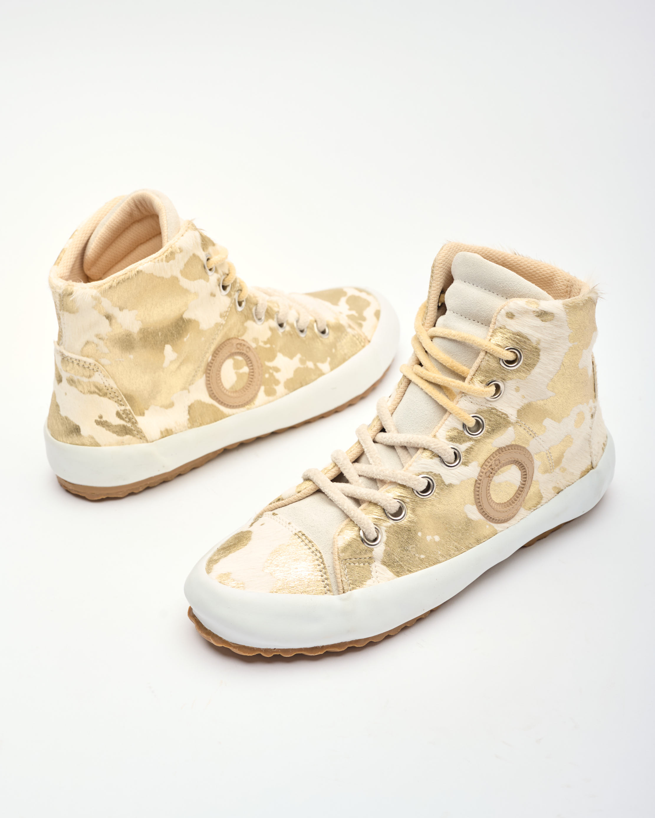 נעלי נשים - Aro - סניקרס זמש גבוהות עם הדפס - לבן   זהב4