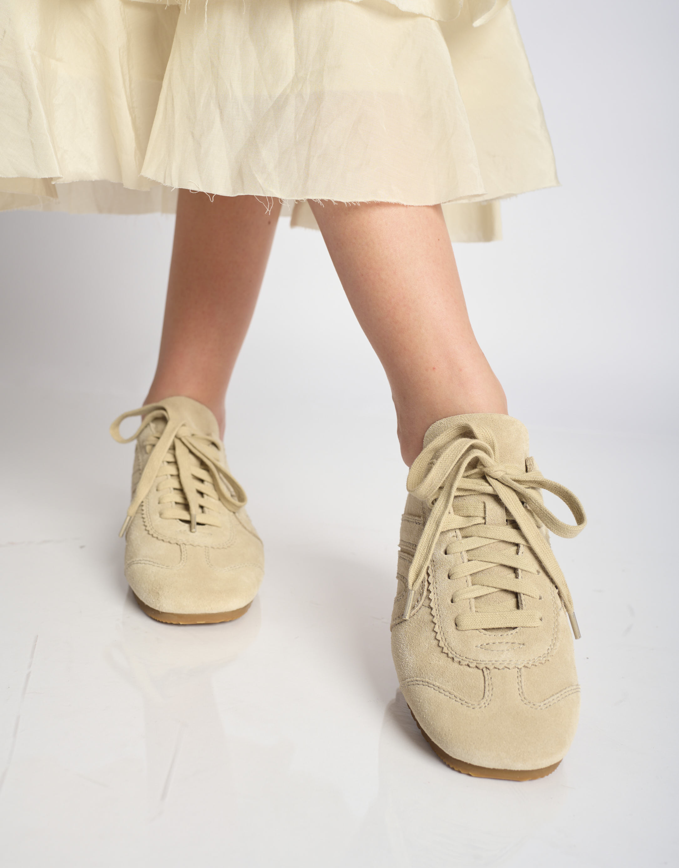 נעלי נשים - Jeffrey Campbell - סניקרס זמש ALETA - בז'4