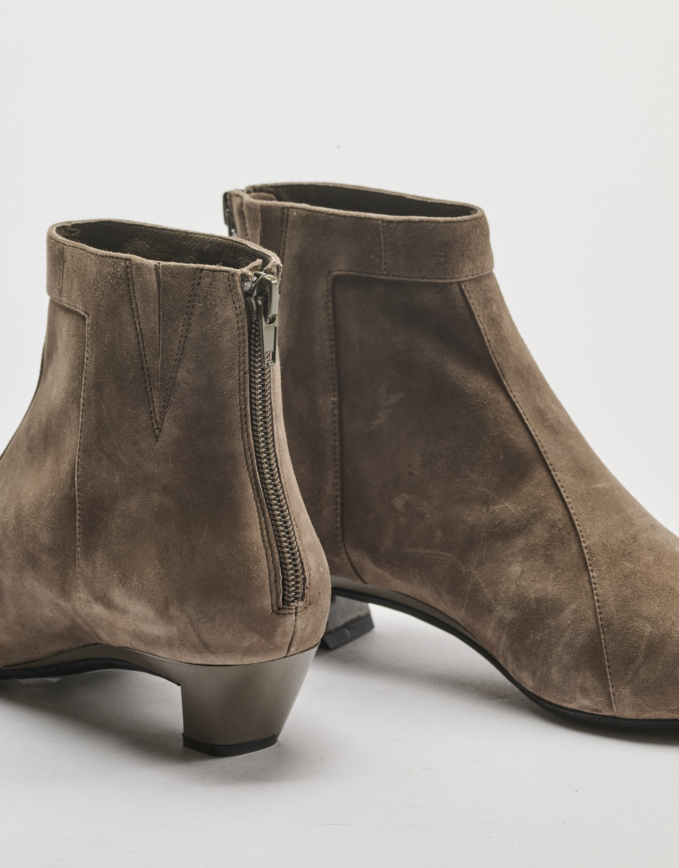 נעלי נשים - Jeffrey Campbell - מגפוני זמש MISTRESS - אפור חום2