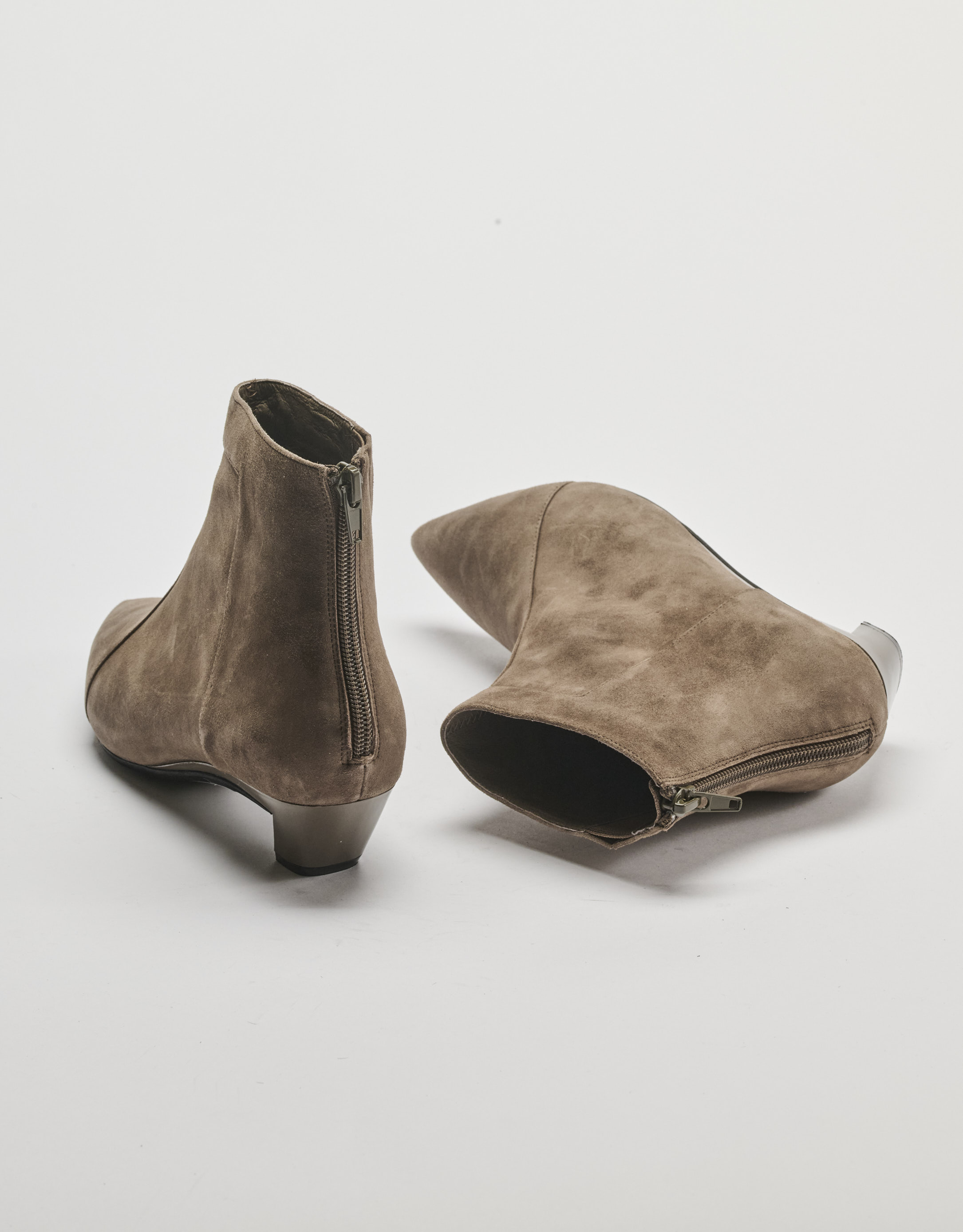 נעלי נשים - Jeffrey Campbell - מגפוני זמש MISTRESS - אפור חום4