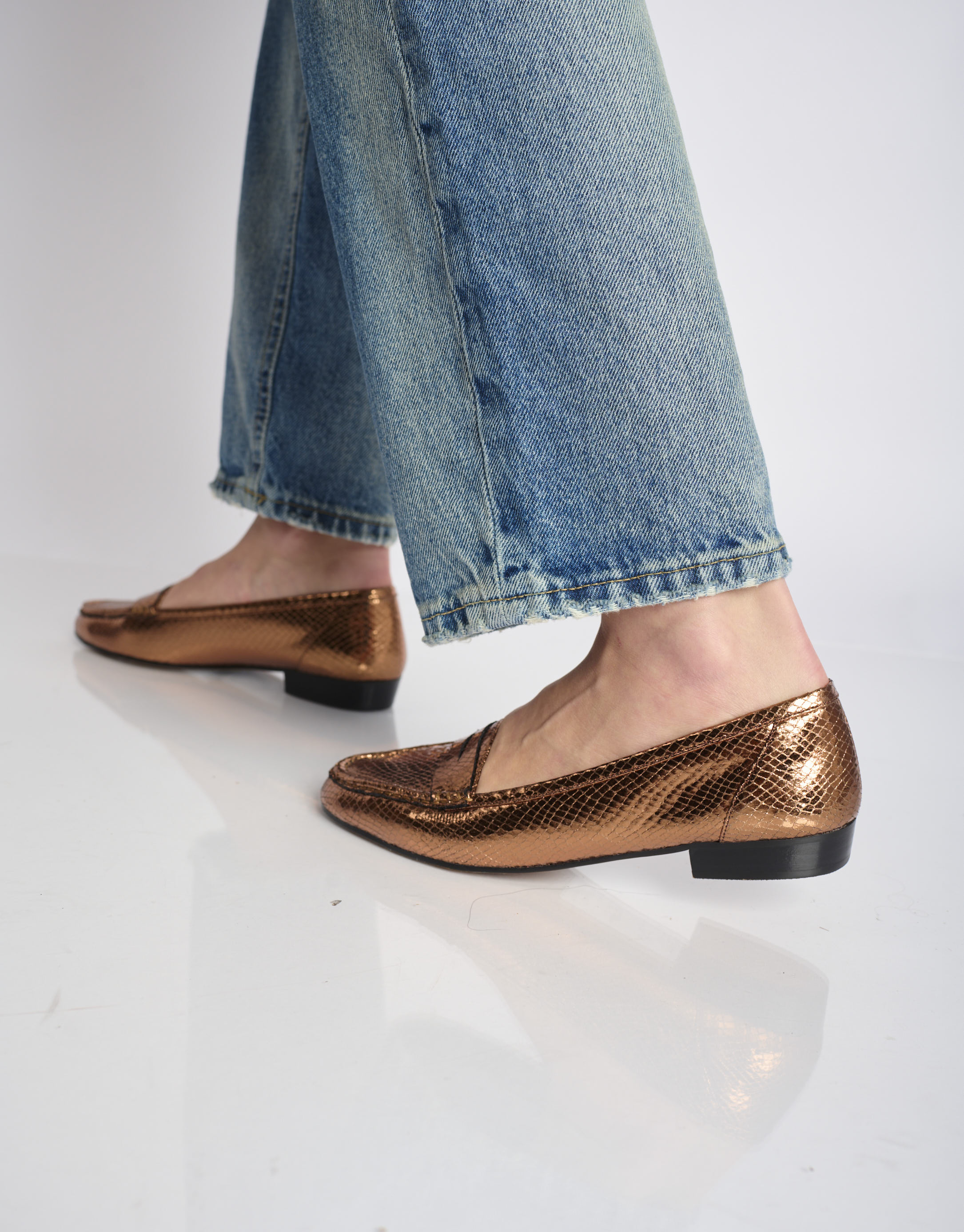 נעלי נשים - Jeffrey Campbell - מוקסינים OLD SOUL SNAKE - ברונזה3