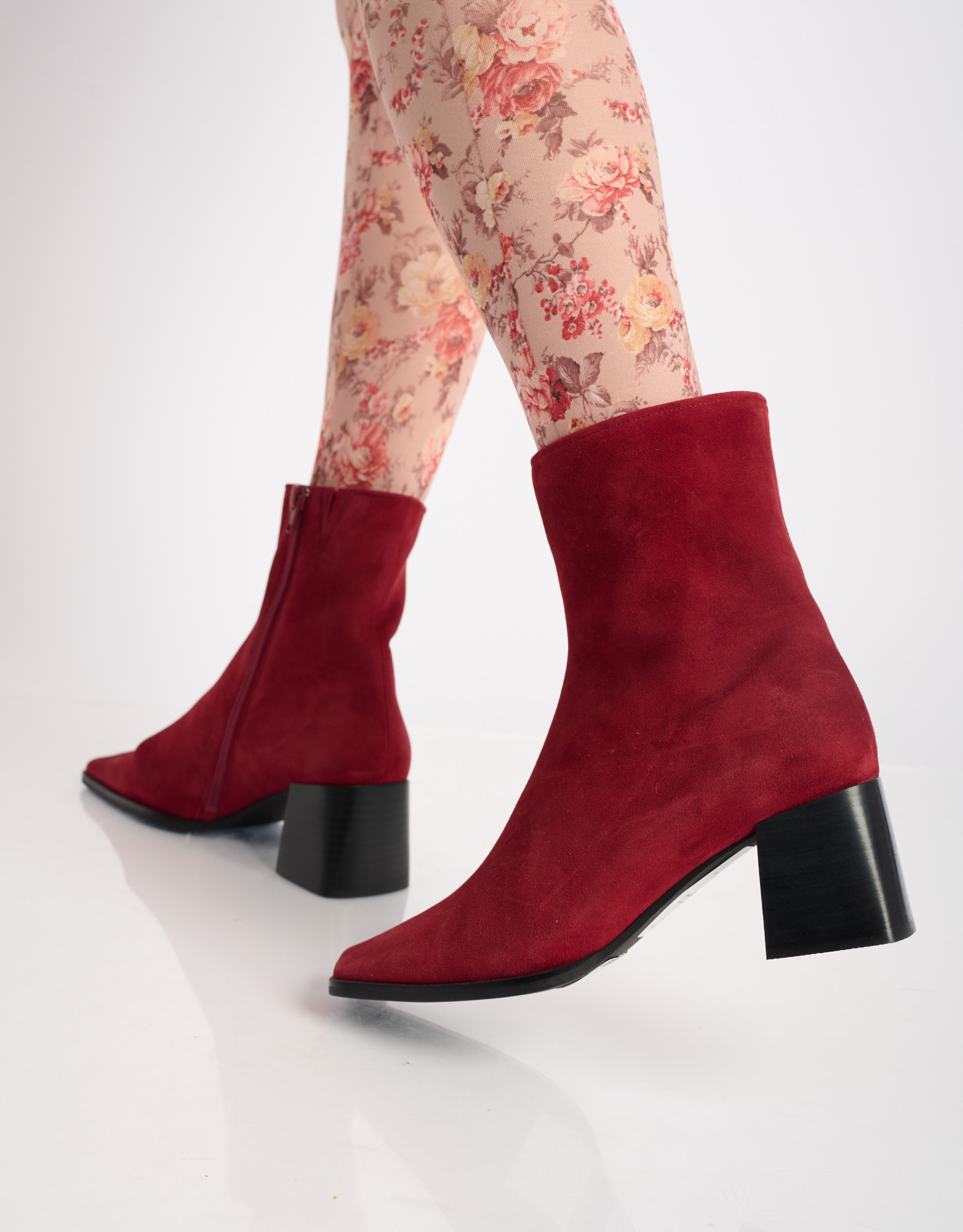 נעלי נשים - Jeffrey Campbell - מגפוני זמש SLIQUE - בורדו1