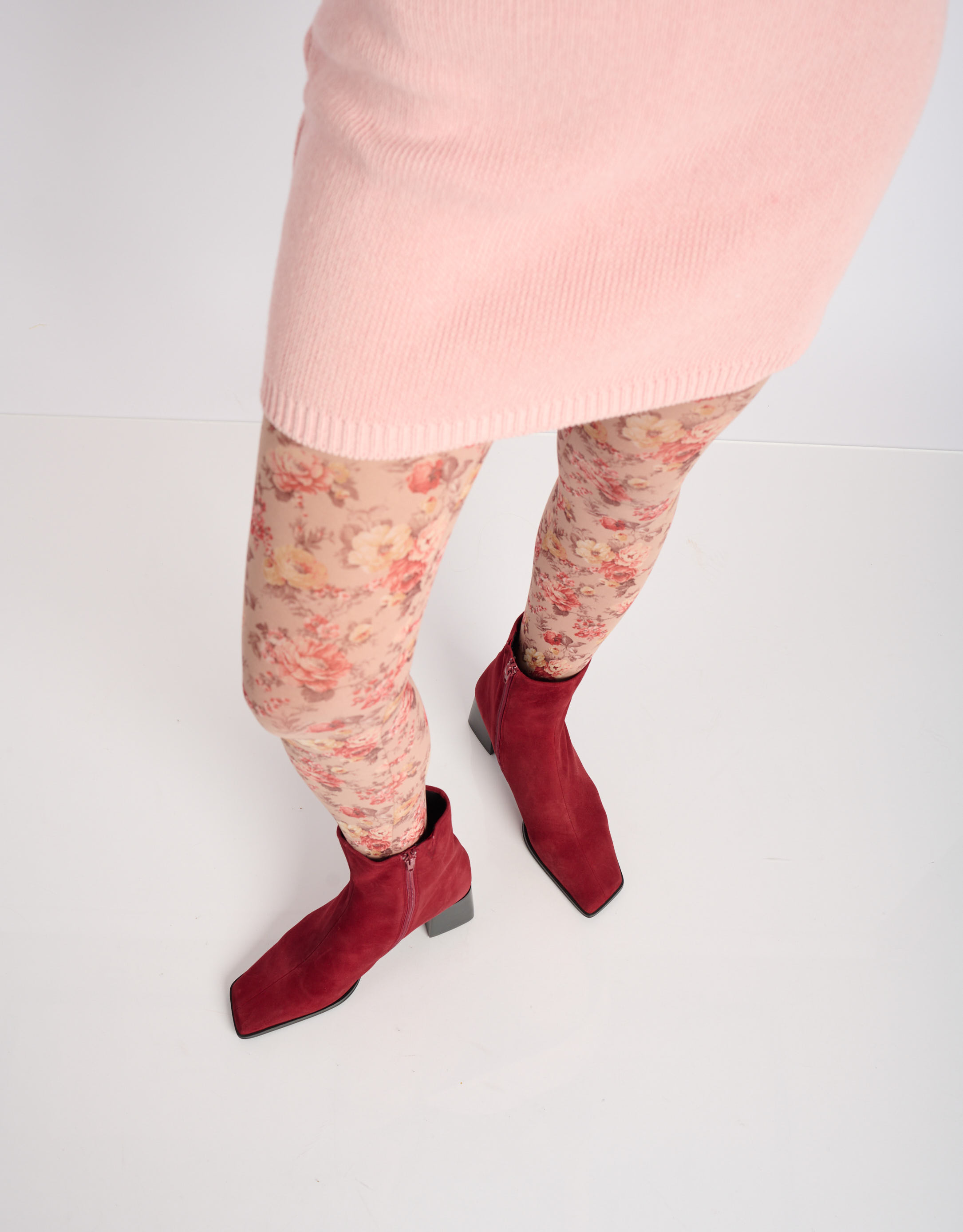 נעלי נשים - Jeffrey Campbell - מגפוני זמש SLIQUE - בורדו3