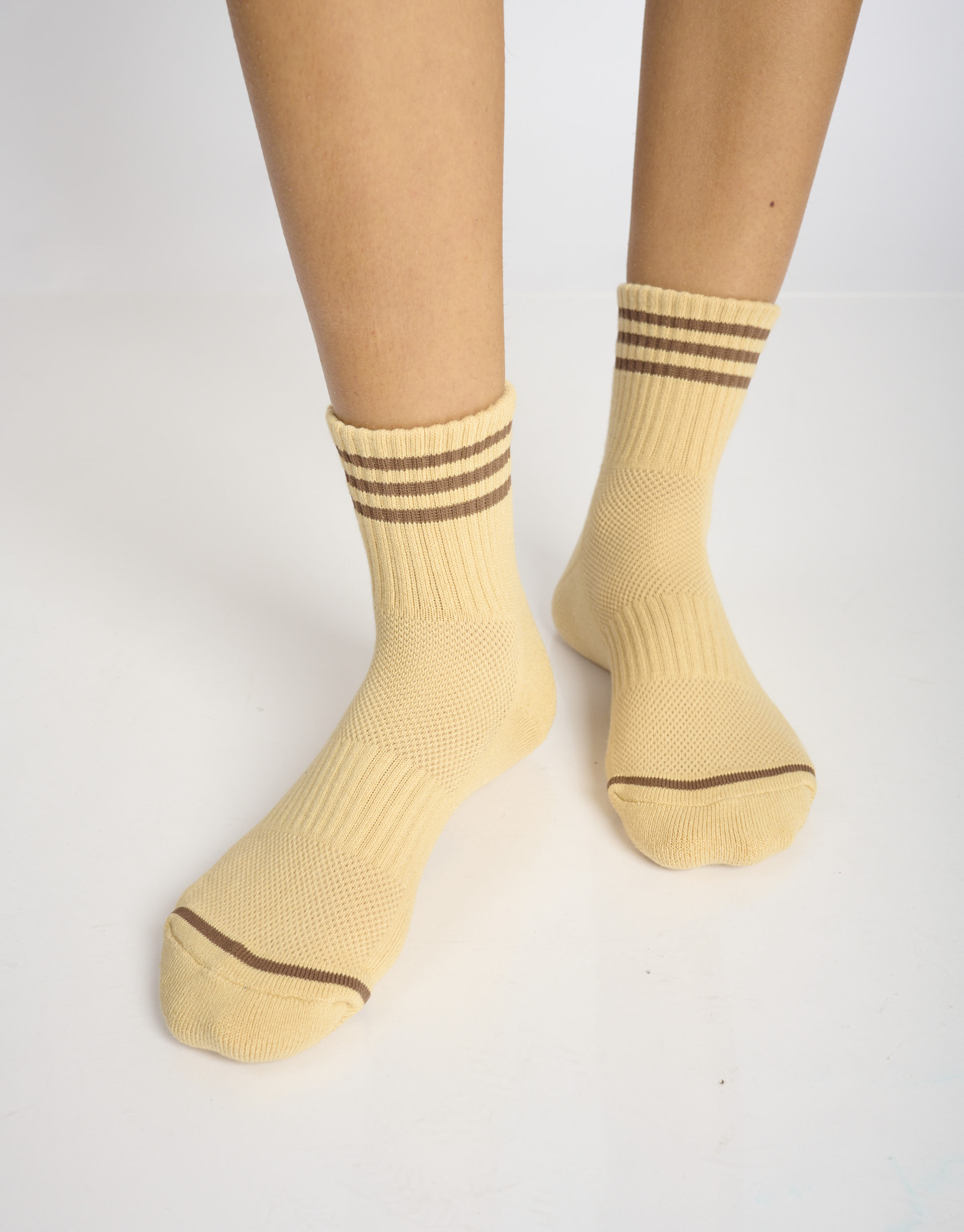 נעלי נשים -  - גרביים GIRLFRIEND - חול4