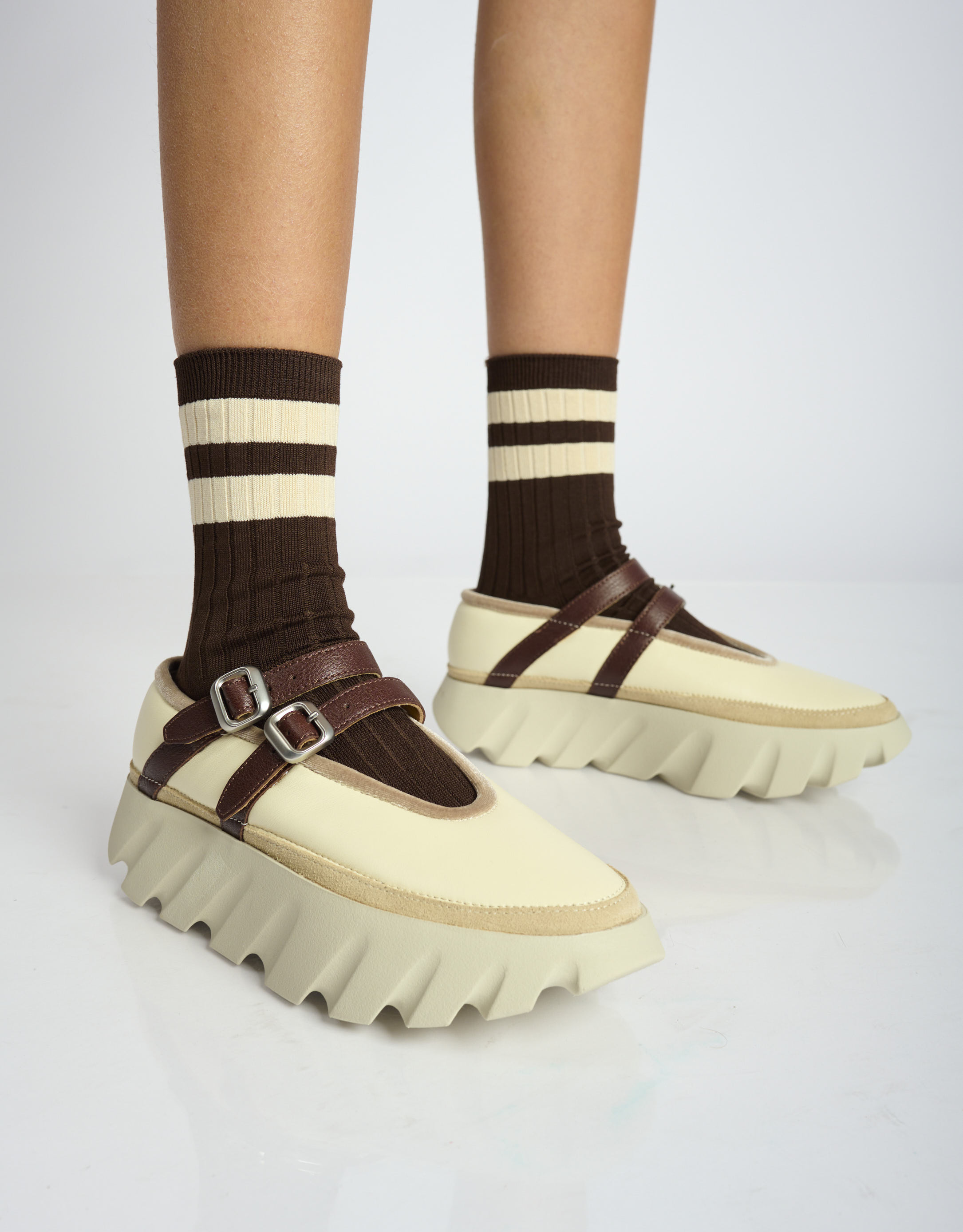 נעלי נשים -  - גרביים HER VARSITY - חום4