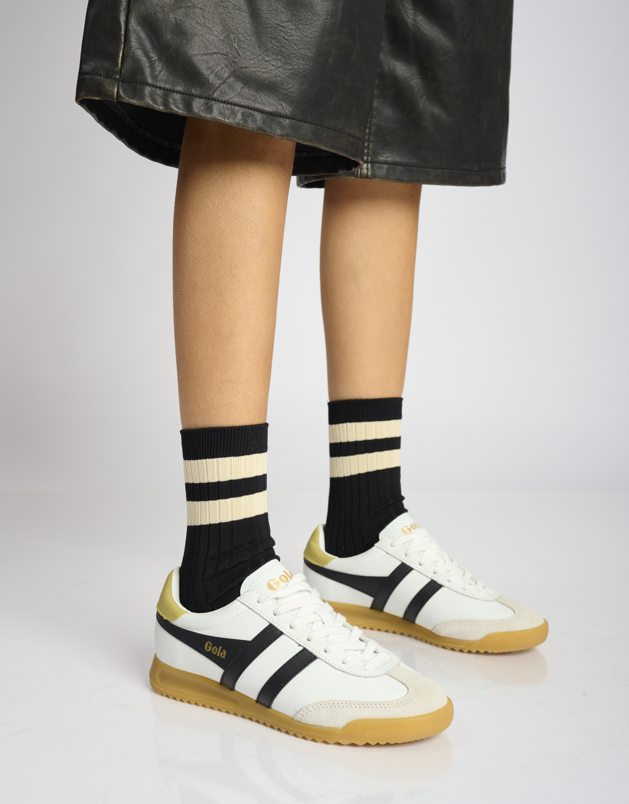 נעלי נשים -  - גרביים HER VARSITY - שחור4