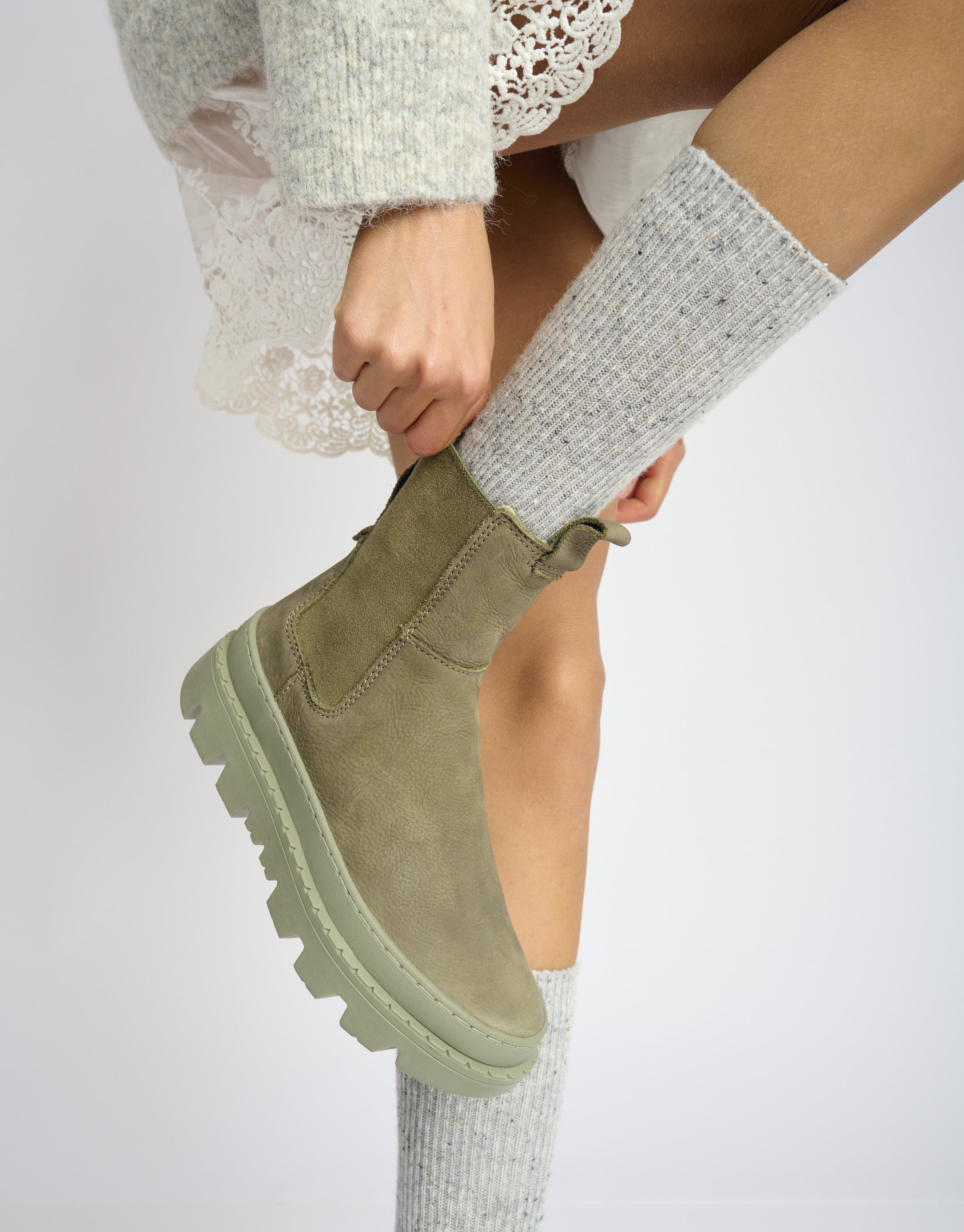 נעלי נשים -  - גרביים SNOW - אפור   שחור4