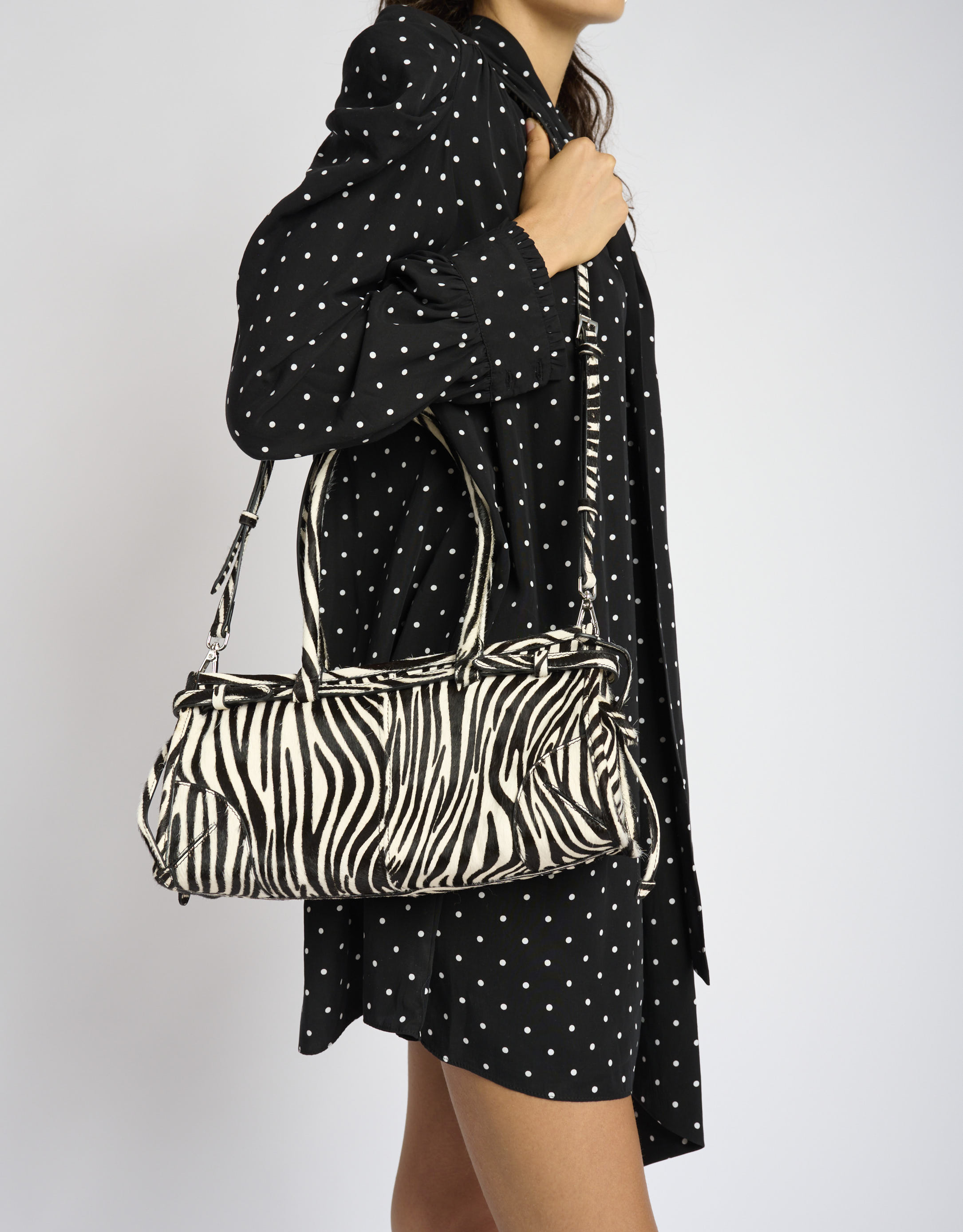 נעלי נשים - Jeffrey Campbell - תיק צד  PESKY - זברה1