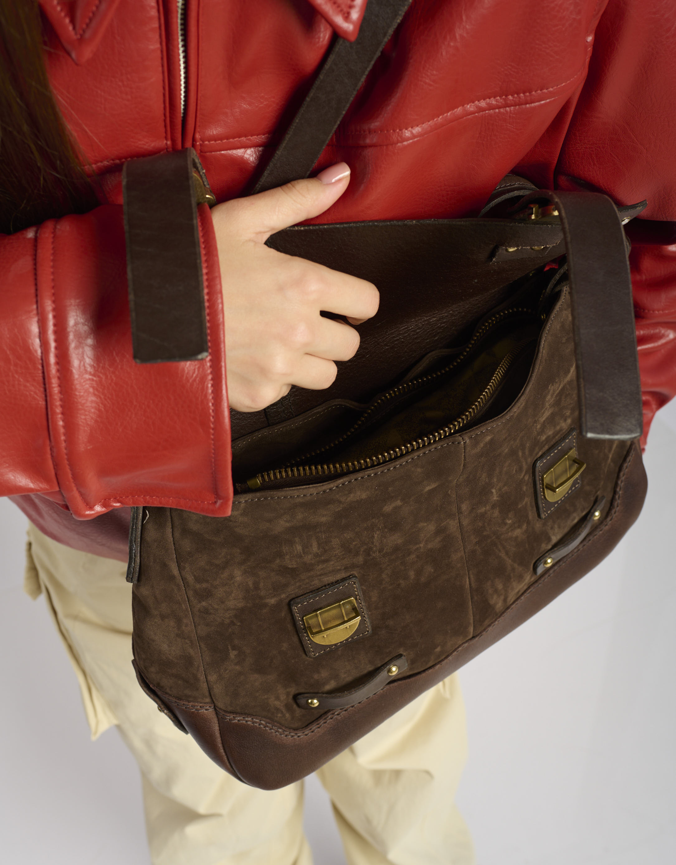 A.S. 98 - תיק עור וזמש שתי רצועות - חום כהה2