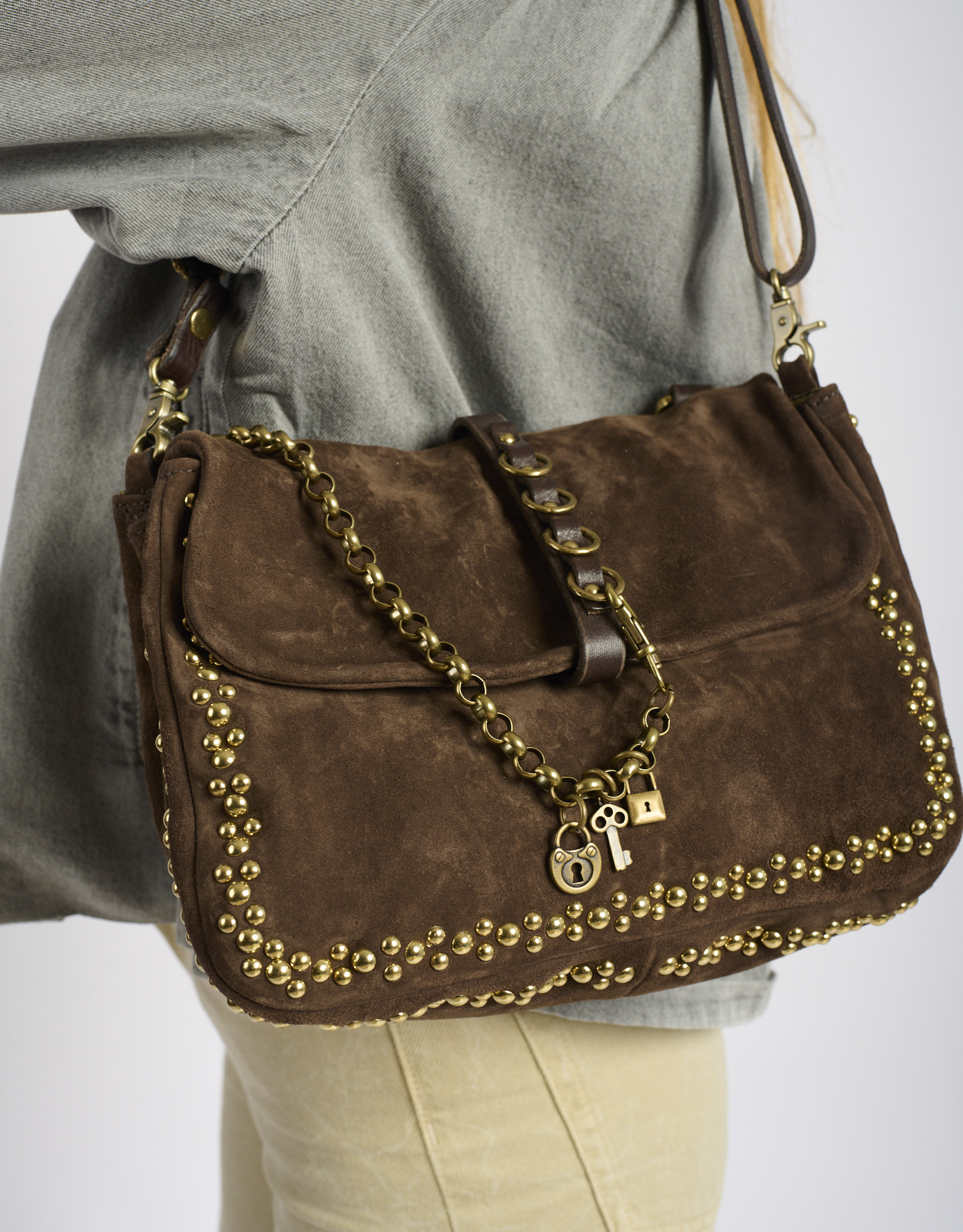 נעלי נשים - A.S. 98 - תיק  זמש קטן שרשרת - חום כהה4