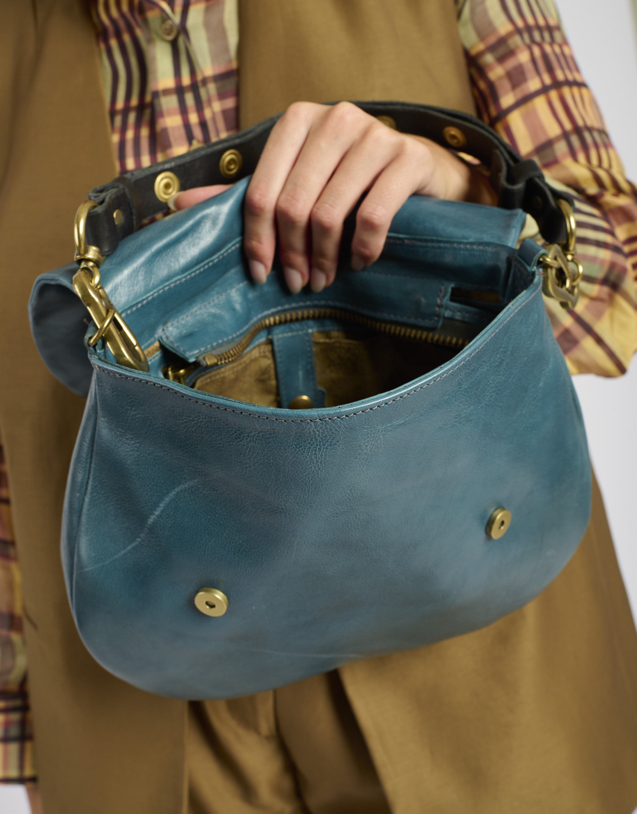 נעלי נשים - A.S. 98 - תיק צד מעור CARLOTTA - פטרול2