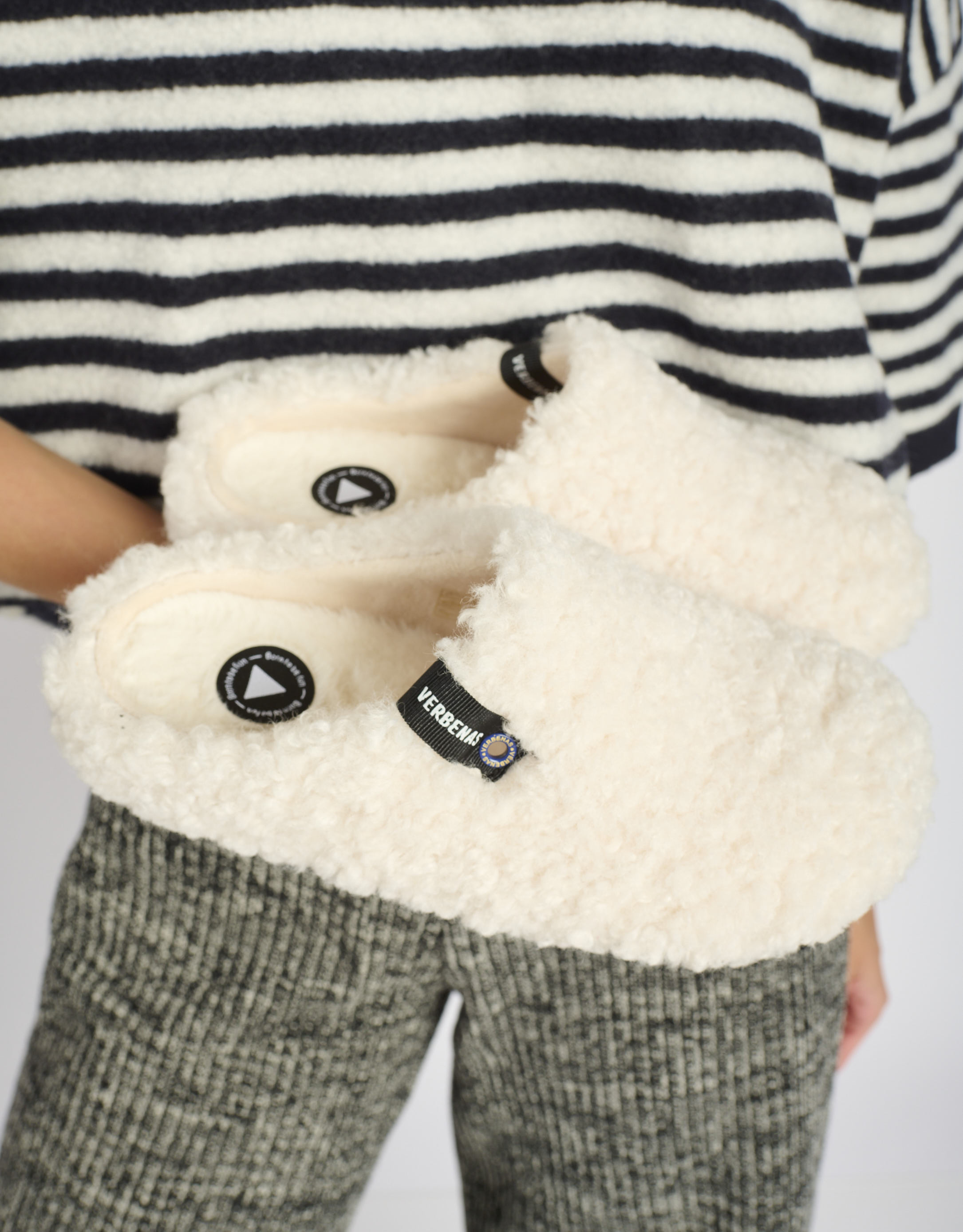 נעלי נשים - Verbenas - נעלי בית YORK CURLY - לבן1