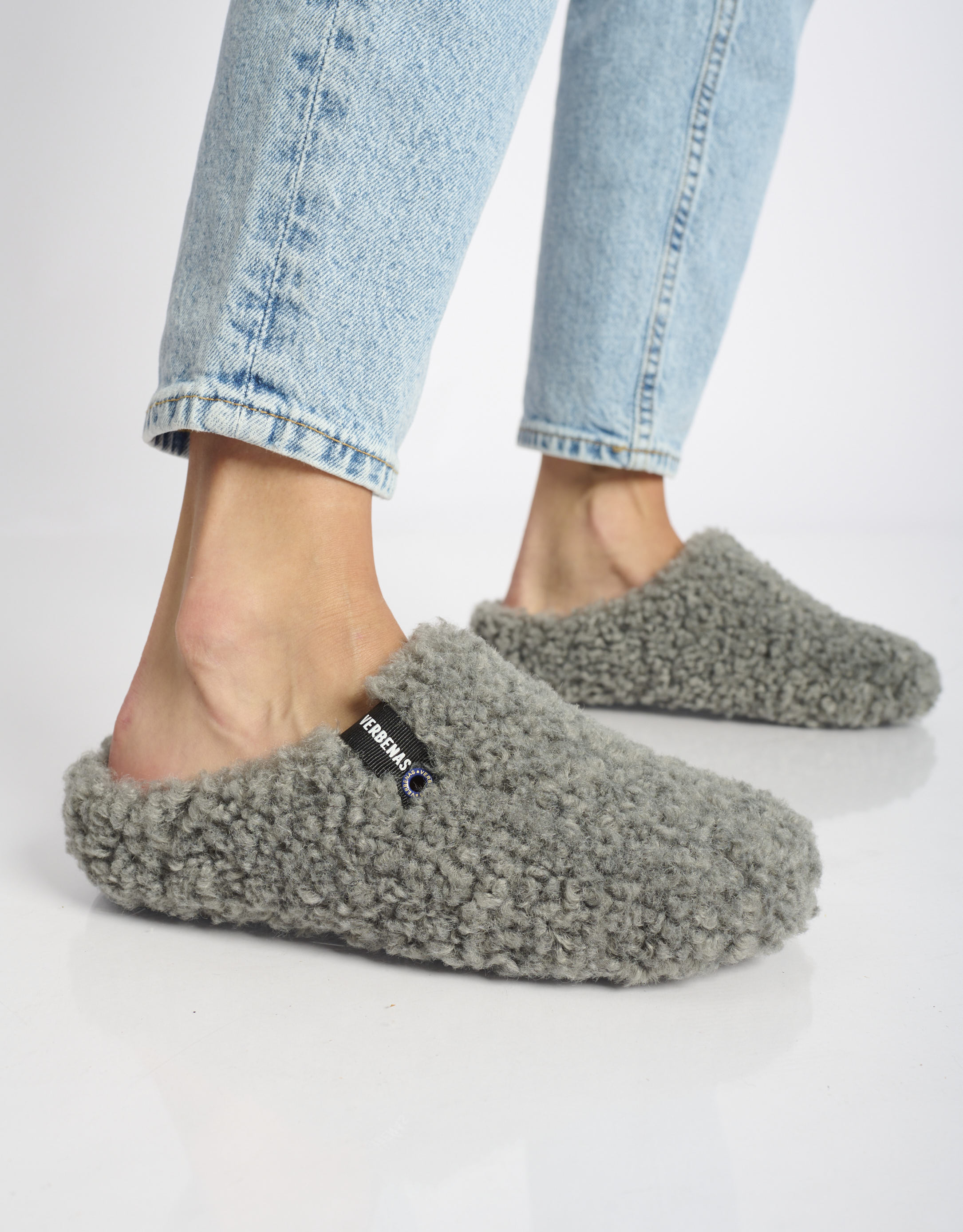 נעלי נשים - Verbenas - נעלי בית YORK CURLY - אפור3