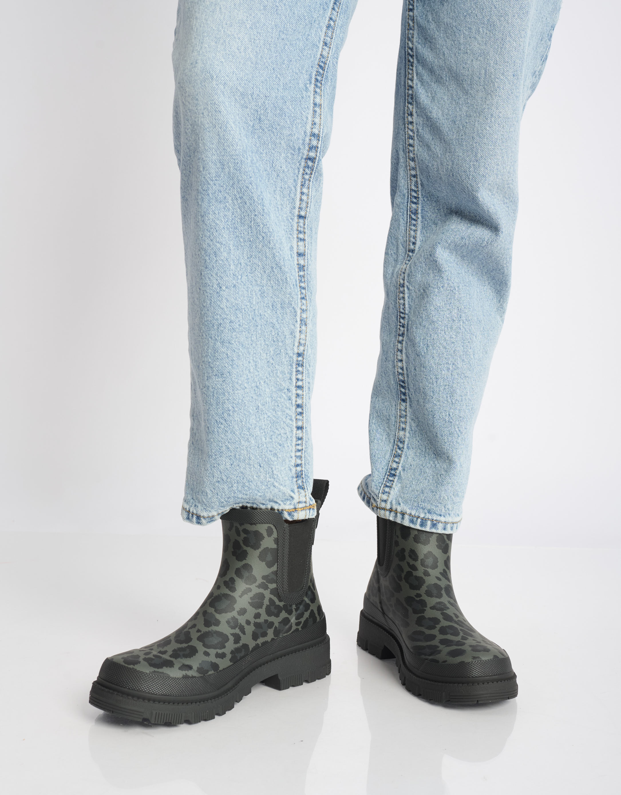 נעלי נשים - Verbenas - מגפוני גומי מנומרות LUA - אפור3