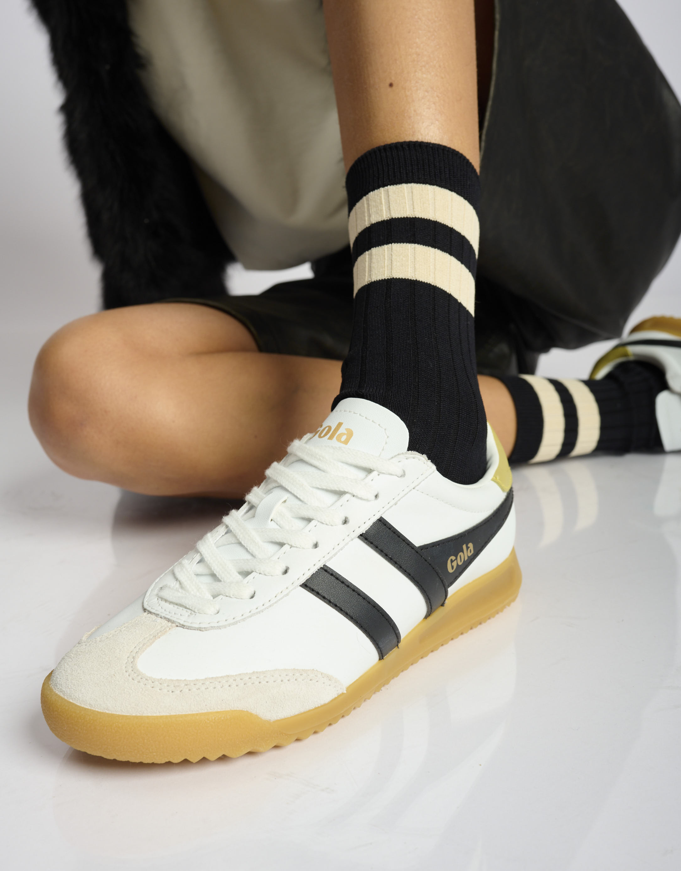 נעלי נשים - Gola - סניקרס עור TORPEDO - לבן   שחור1