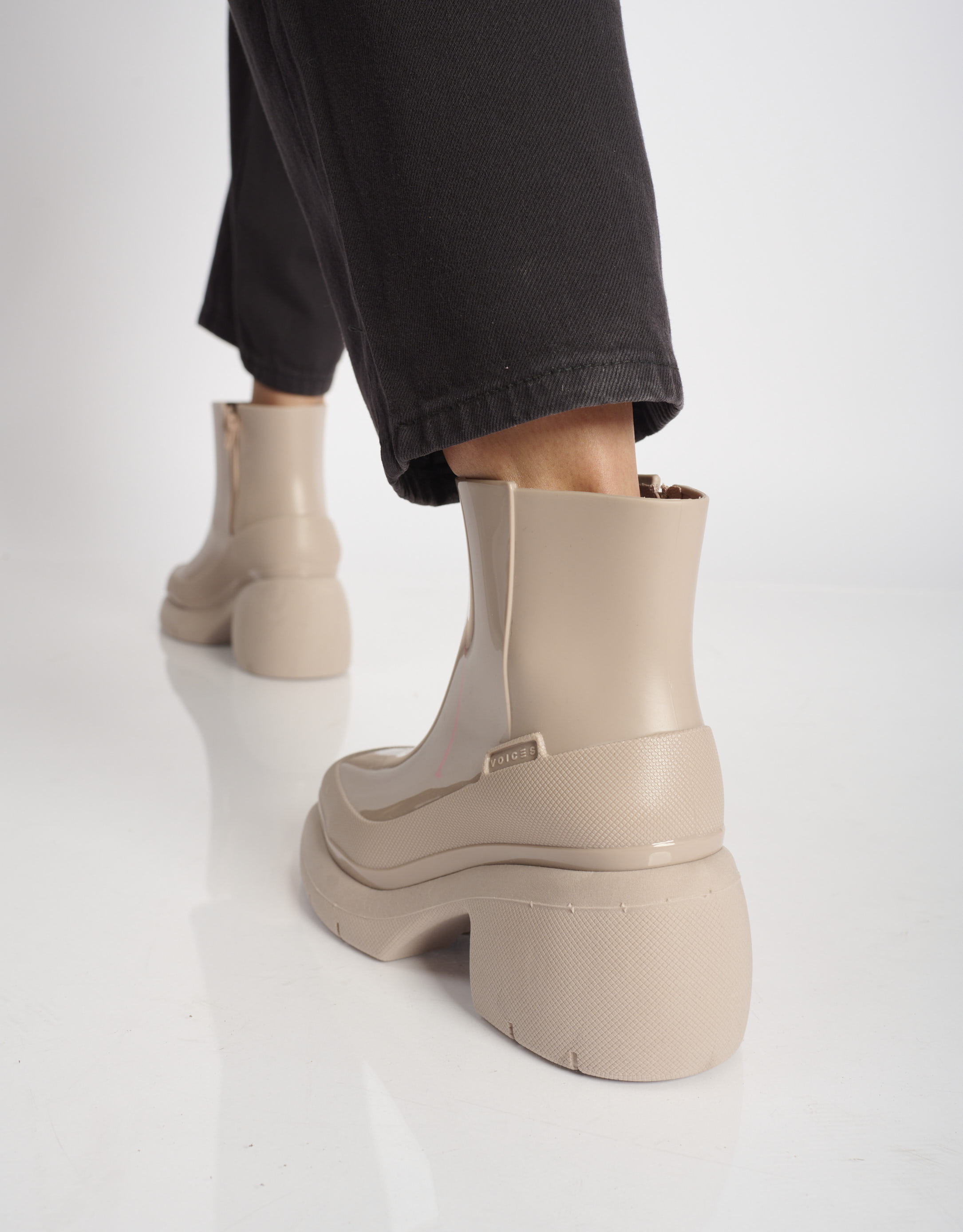 נעלי נשים -  - מגפוני גומי STROKE - בז'4