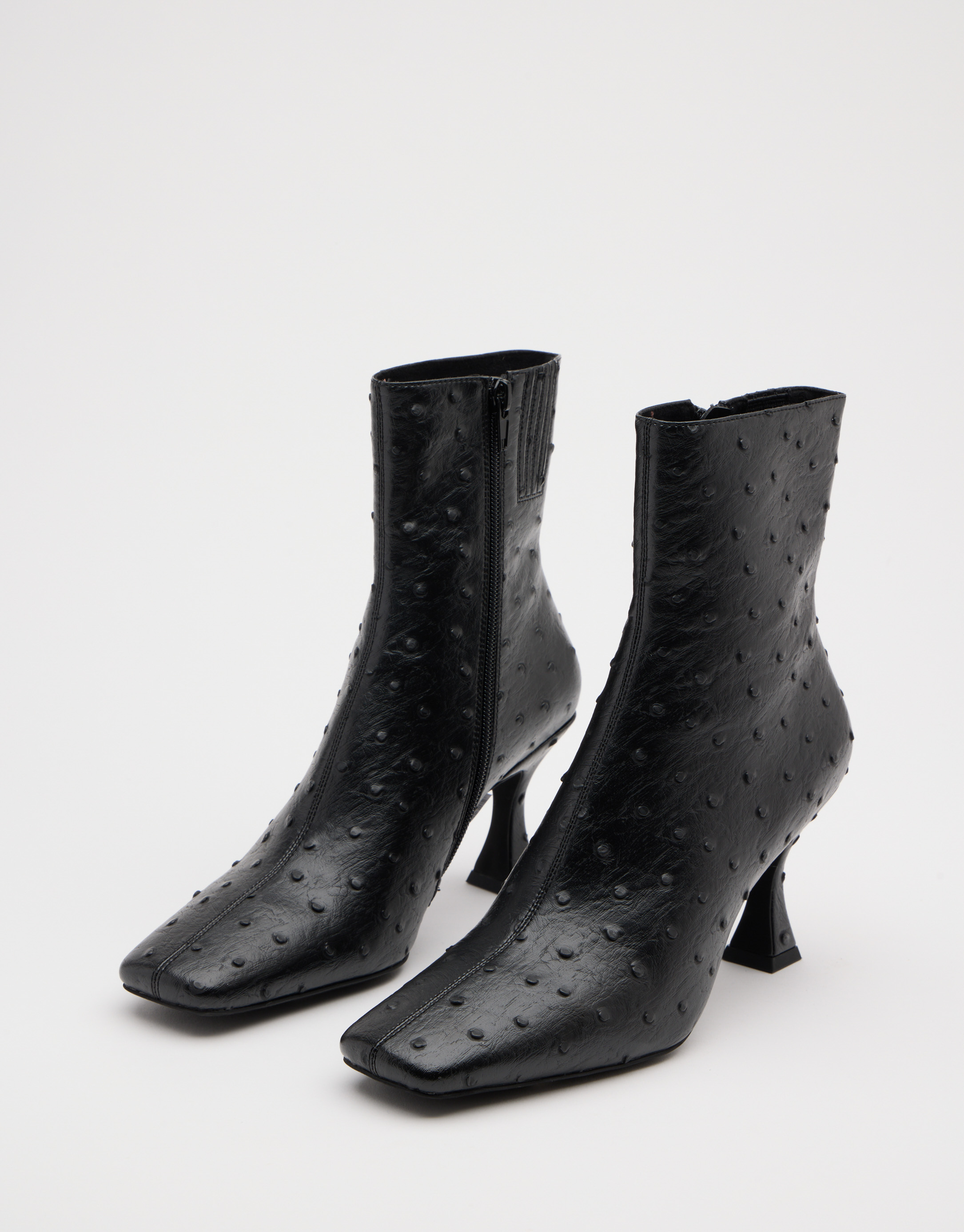 נעלי נשים - Jeffrey Campbell - מגפונים  CHEKMATE נקודות - שחור3