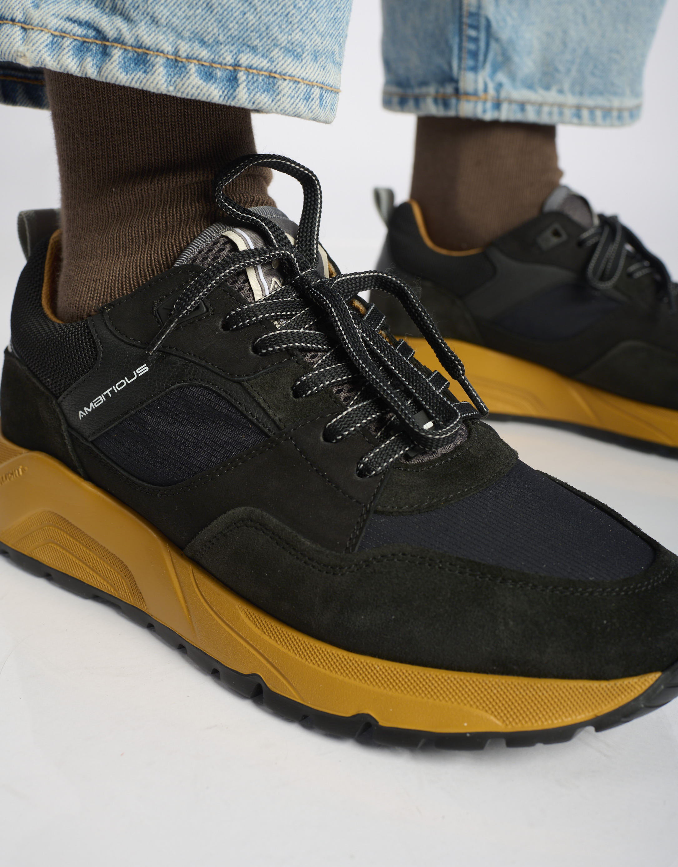 נעלי גברים -  - סניקרס זמש ובד STRIDER - שחור כתום1