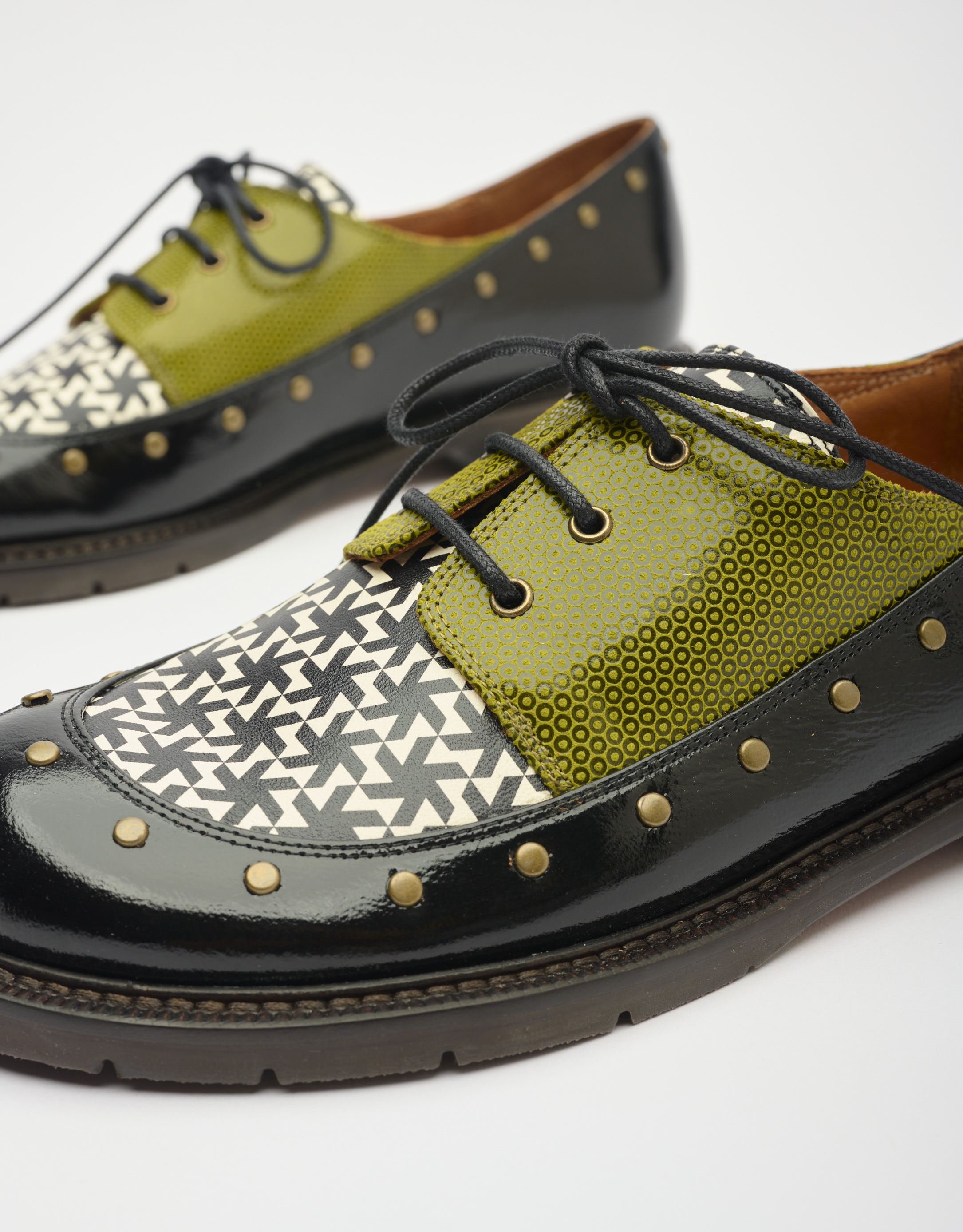 נעלי נשים - Chie Mihara - נעליים שטוחות JEITER - שחור ירוק2