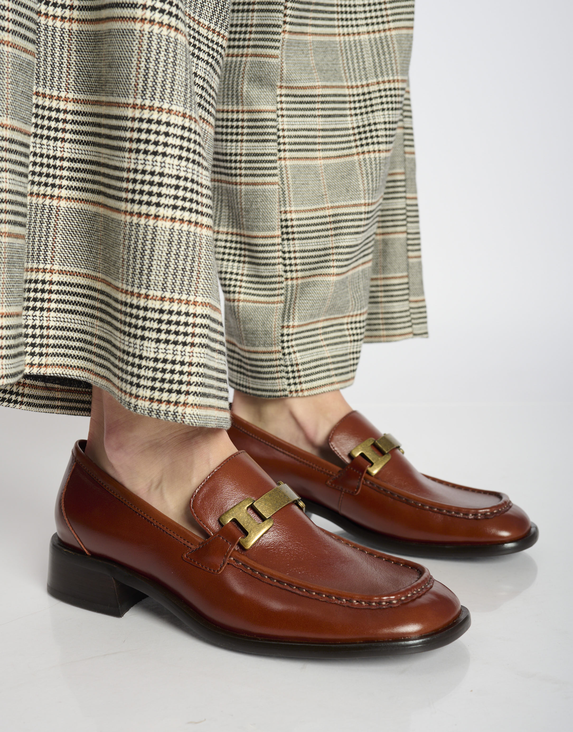 נעלי נשים - Jeffrey Campbell - מוקסינים EXPERTISE - חום3