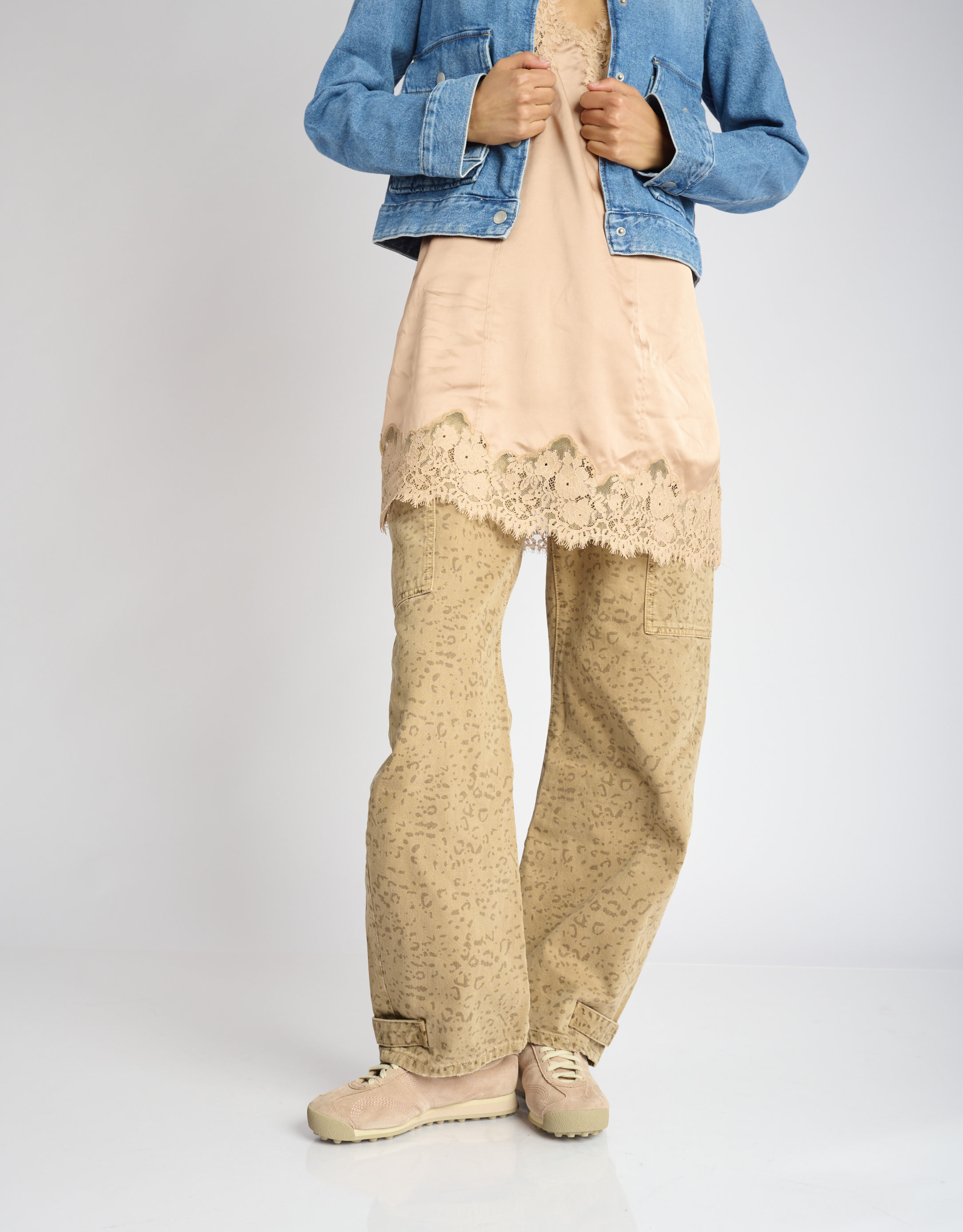 נעלי נשים - Satorisan - סניקרס זמש STARDUST - ורוד2