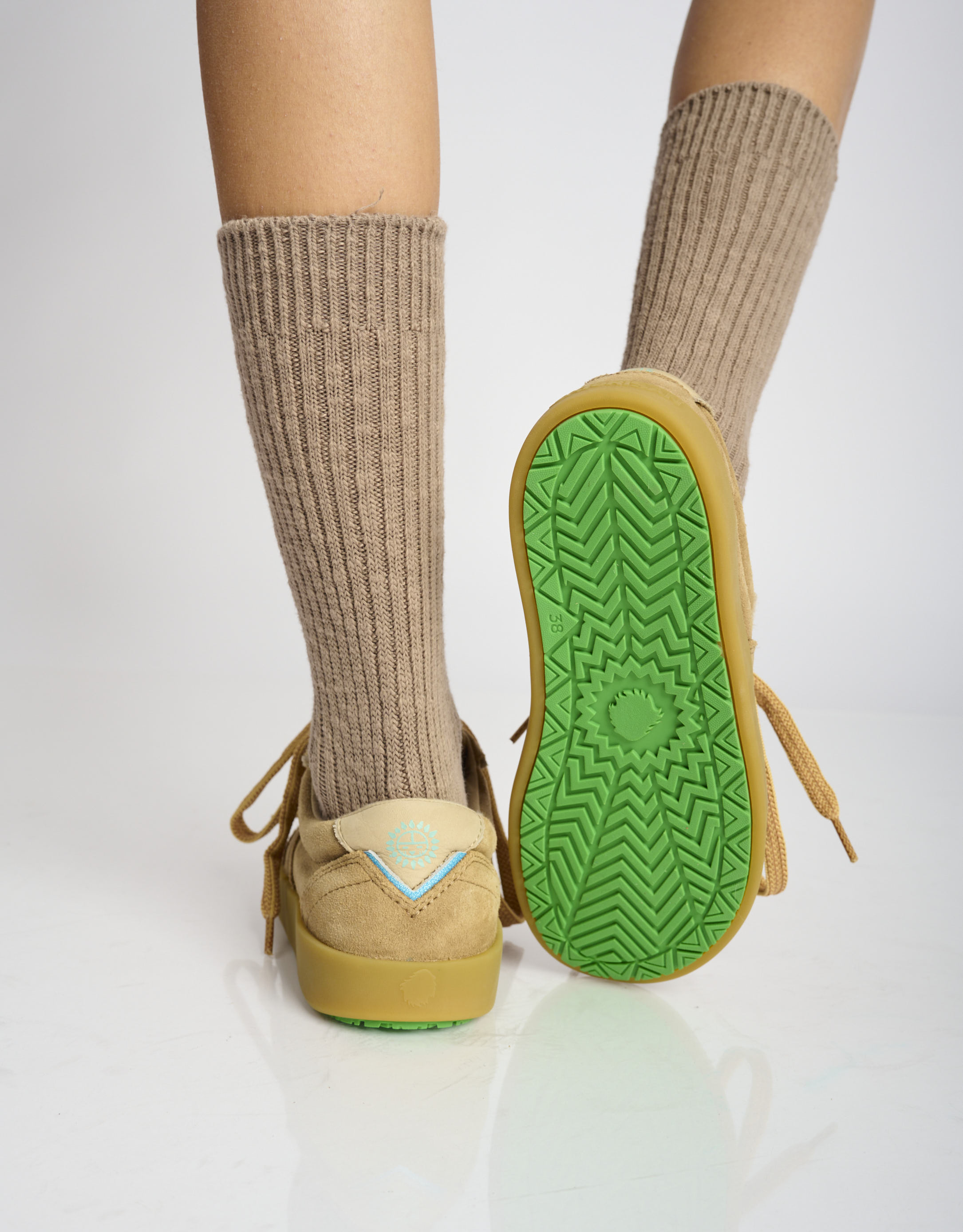 נעלי נשים - Satorisan - סינקרס זמש HATKO - חום בהיר4