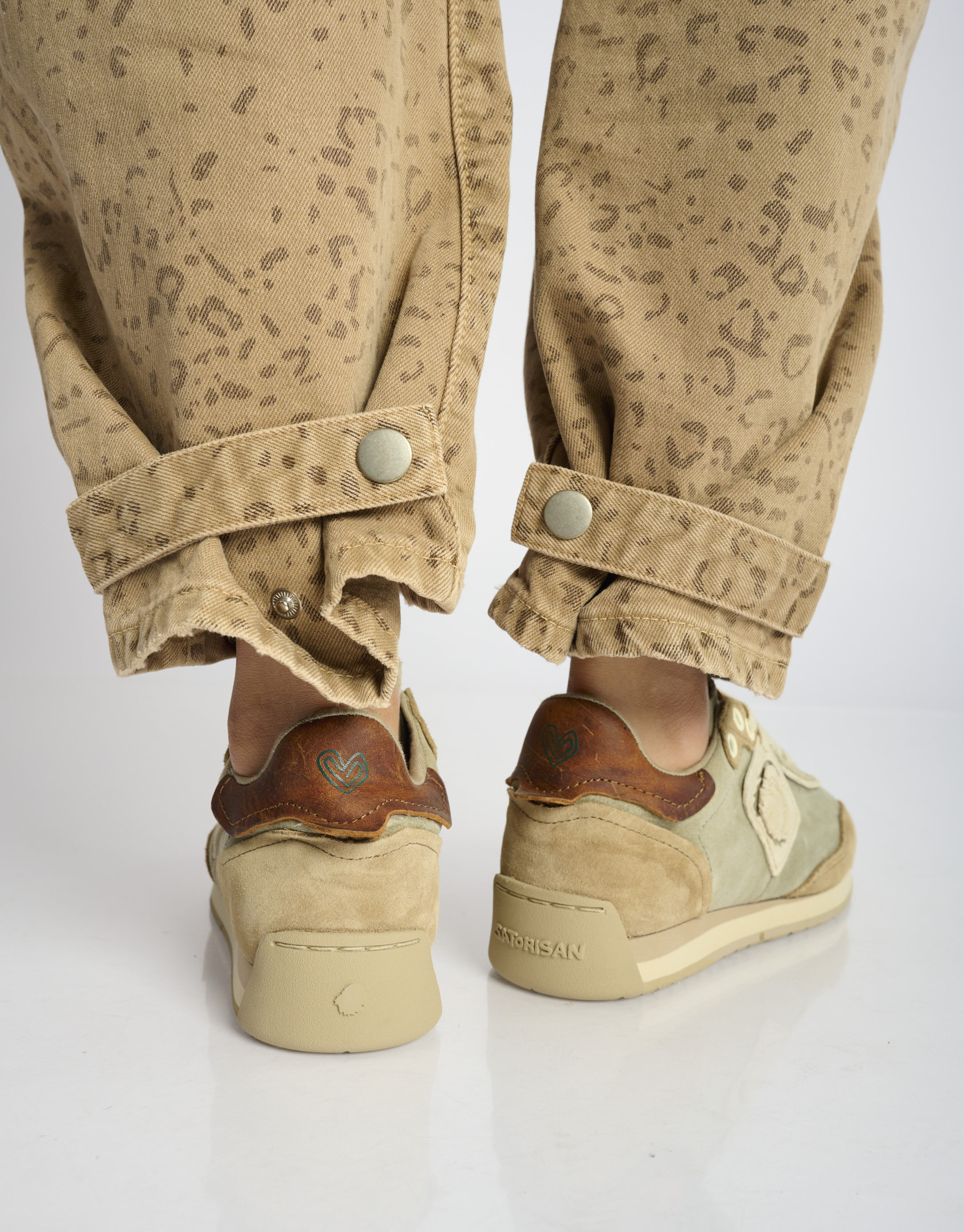 נעלי נשים - Satorisan - סניקרס זמש ENSO - אפור   בז'3