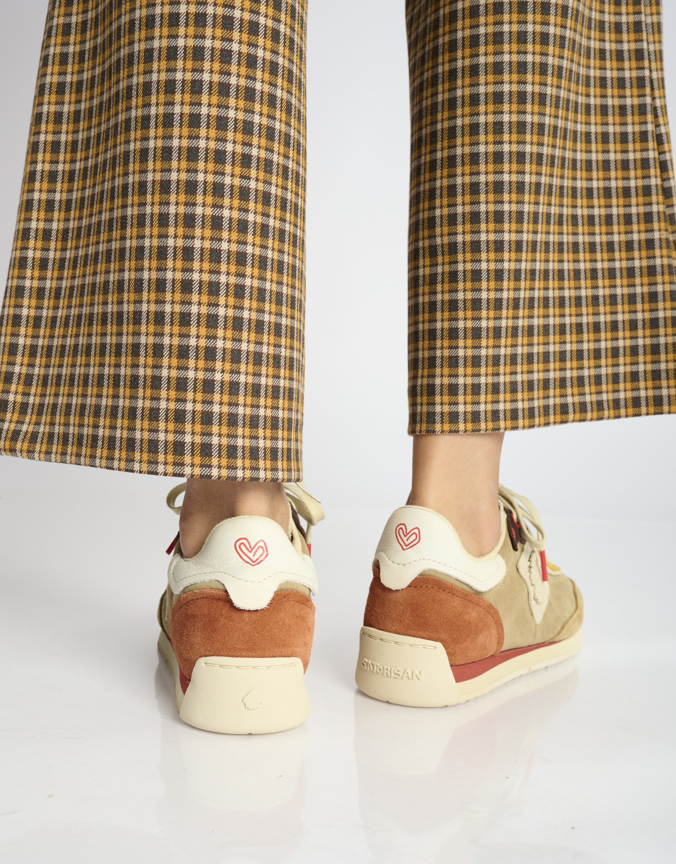 נעלי נשים - Satorisan - סניקרס זמש ENSO - בז'4