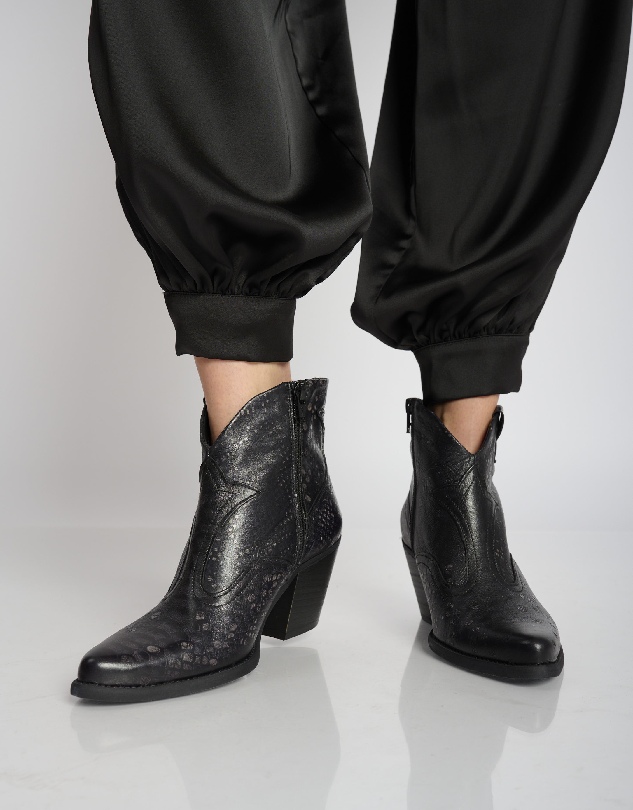 נעלי נשים -  - מגפוני בוקרים  LAREDO - שחור נחש1