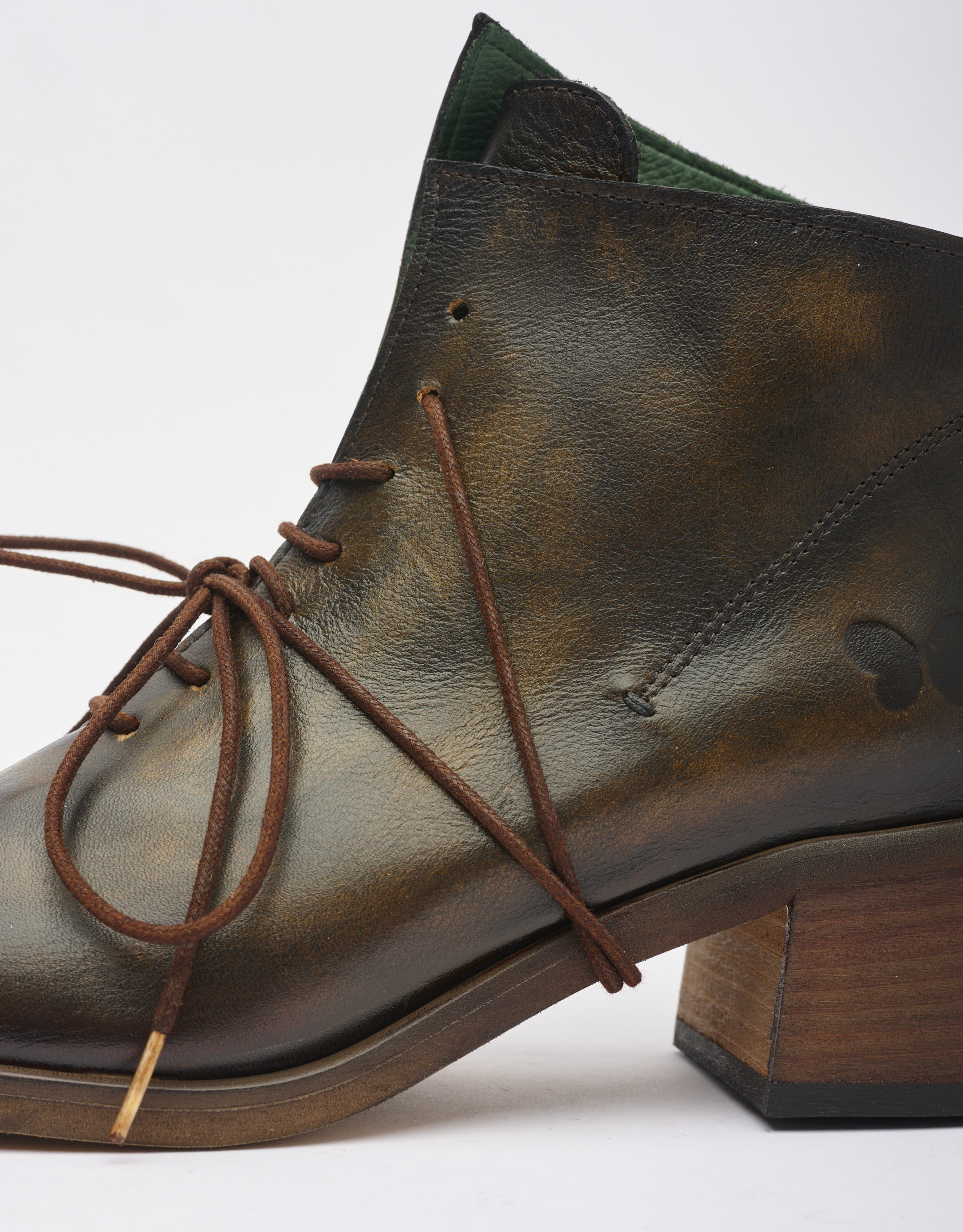 נעלי נשים -  - מגפונים עם שרוכים EMIKO - חום1