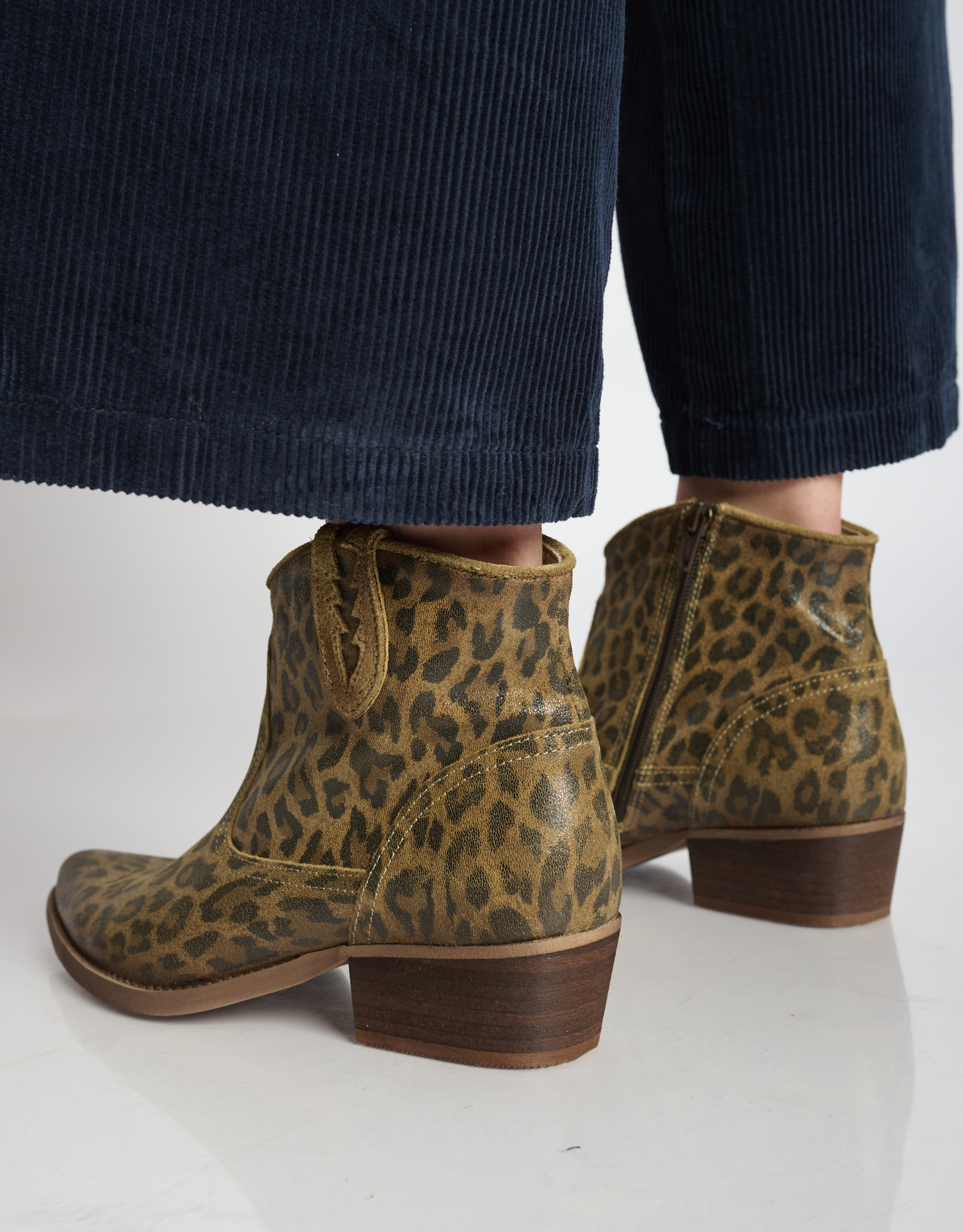 נעלי נשים -  - מגפוני בוקרים WEST נמר - חום מנומר4