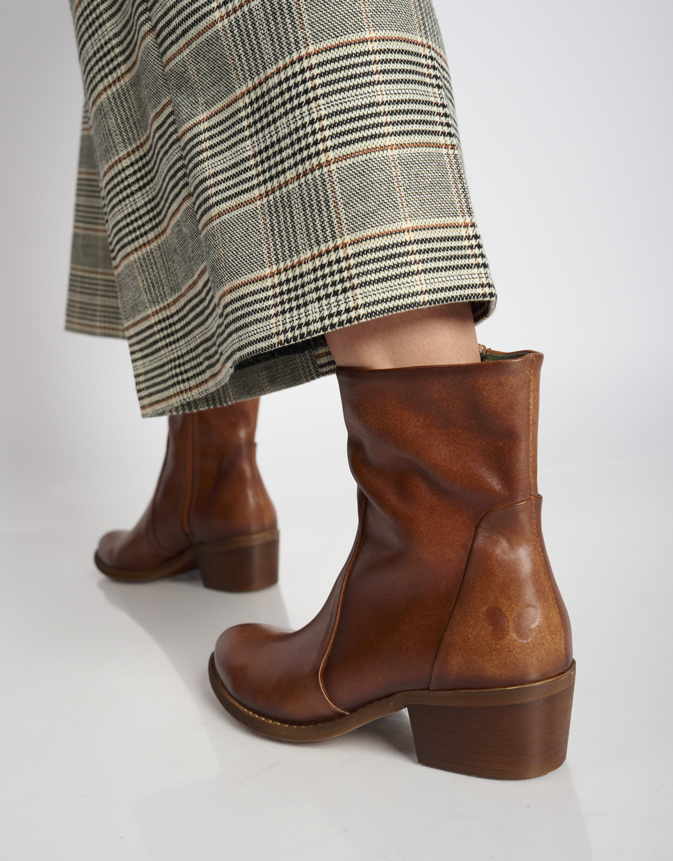 נעלי נשים -  - מגפוני עור RUBI - חום4