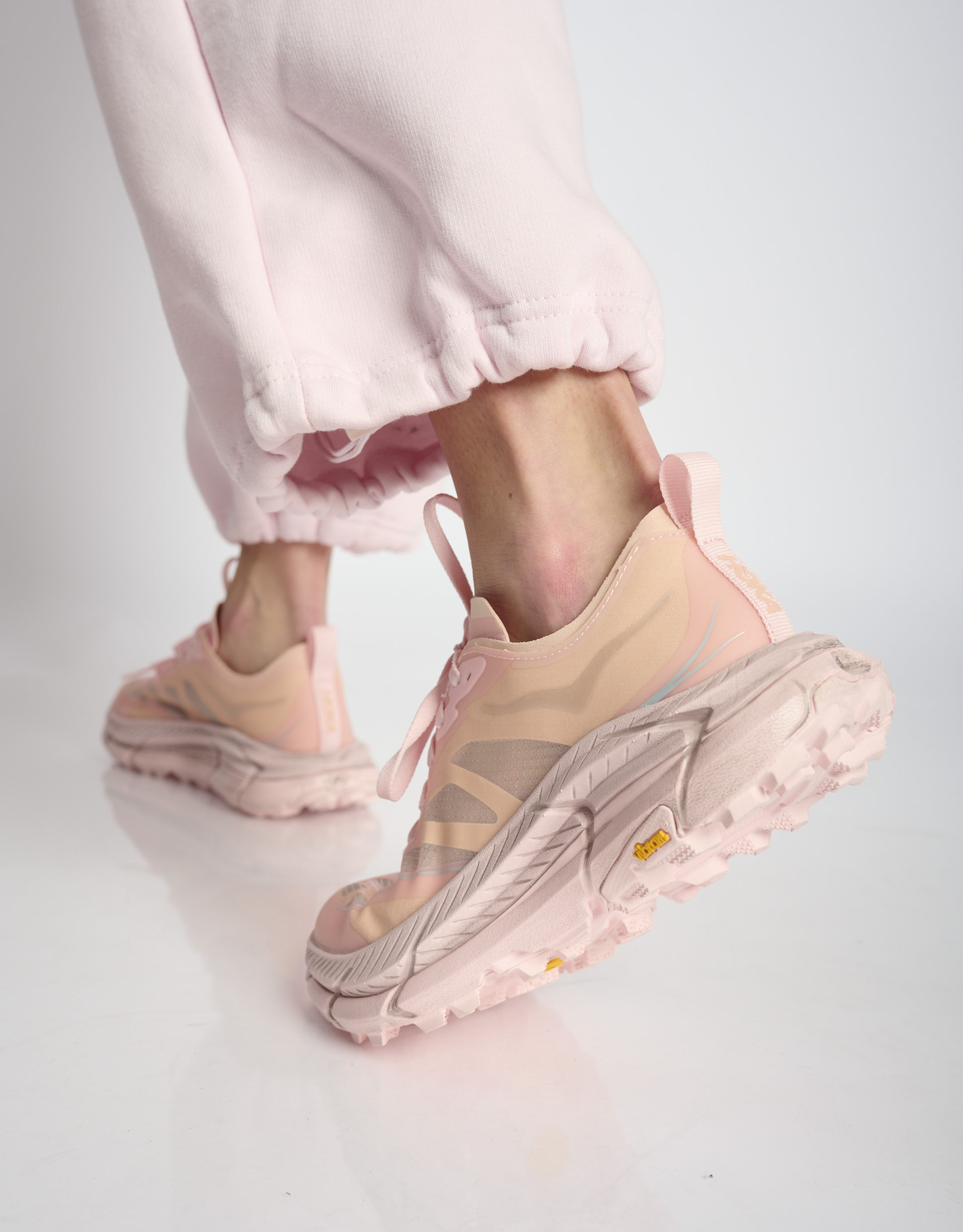 נעלי נשים -  - סניקרס MAFATE SPEED LITE - ורוד3